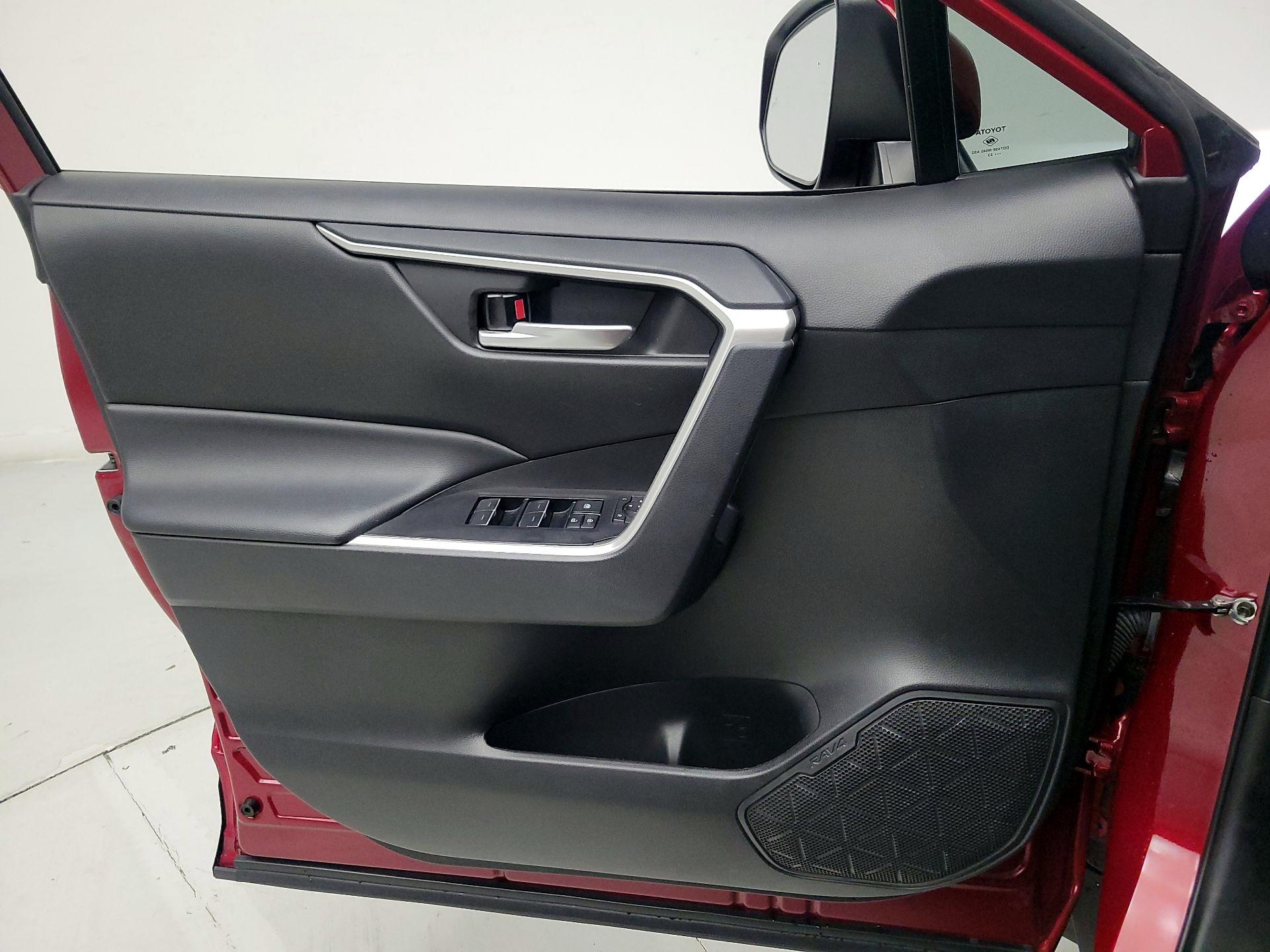 Thumbnail: 2023 Toyota RAV4 - 12