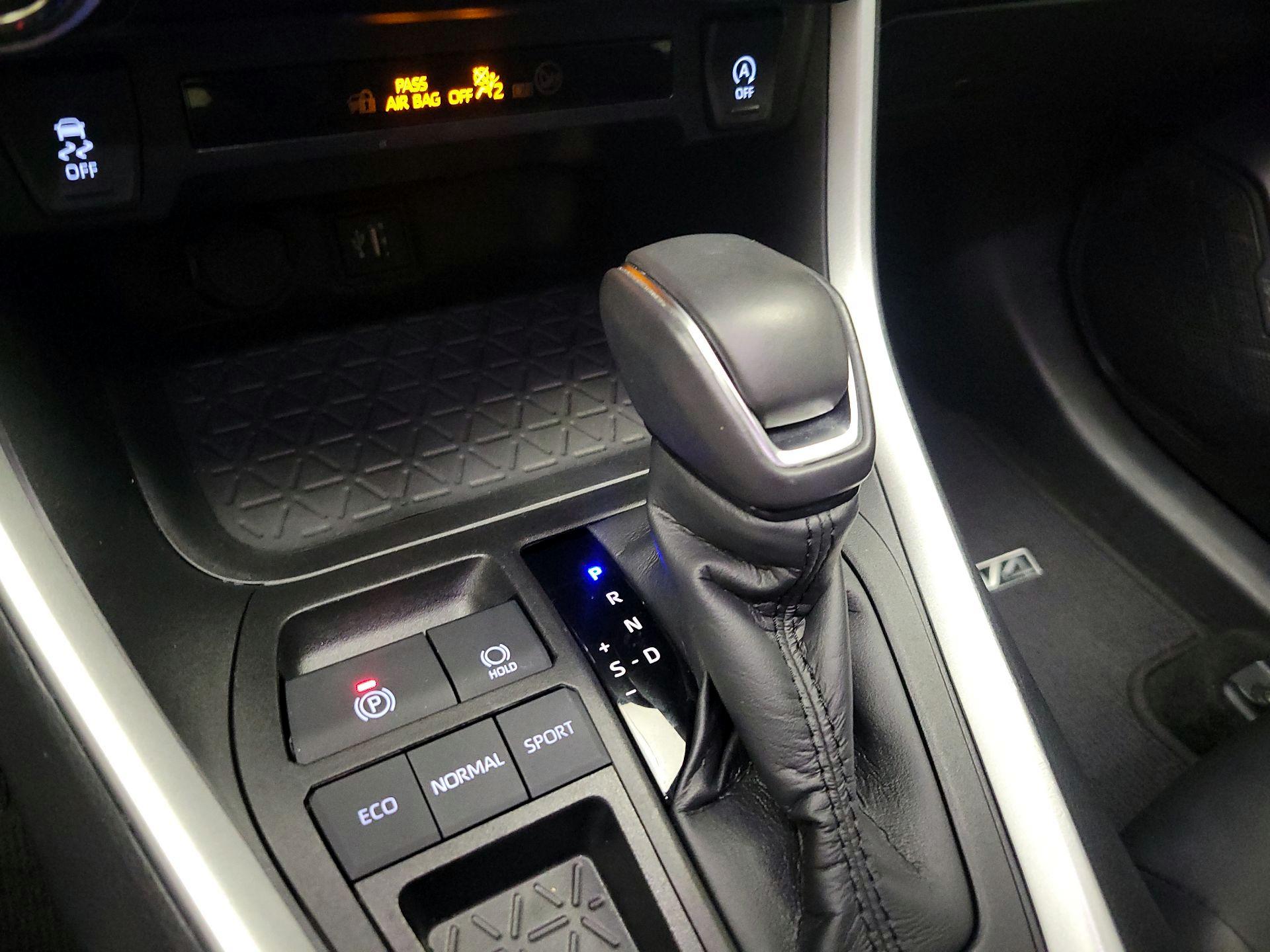 Thumbnail: 2023 Toyota RAV4 - 18