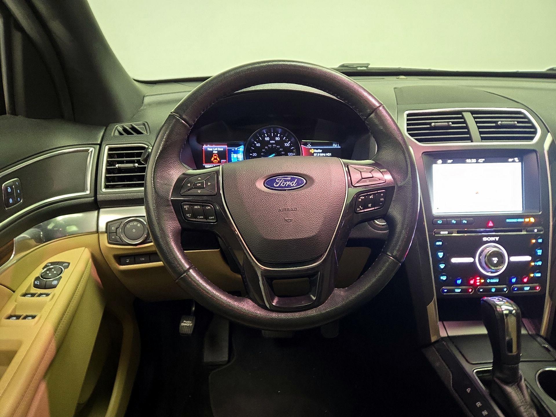 Thumbnail: 2017 Ford Explorer - 10