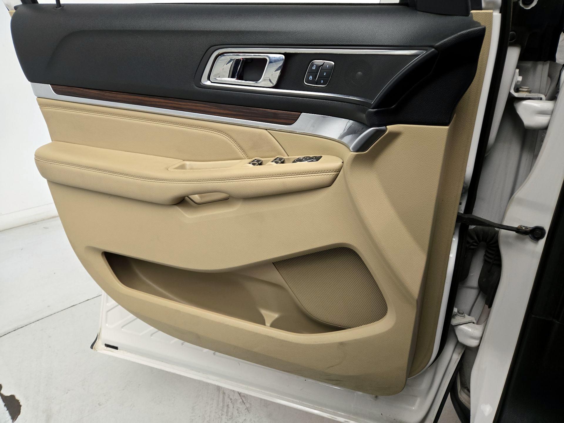 Thumbnail: 2017 Ford Explorer - 12