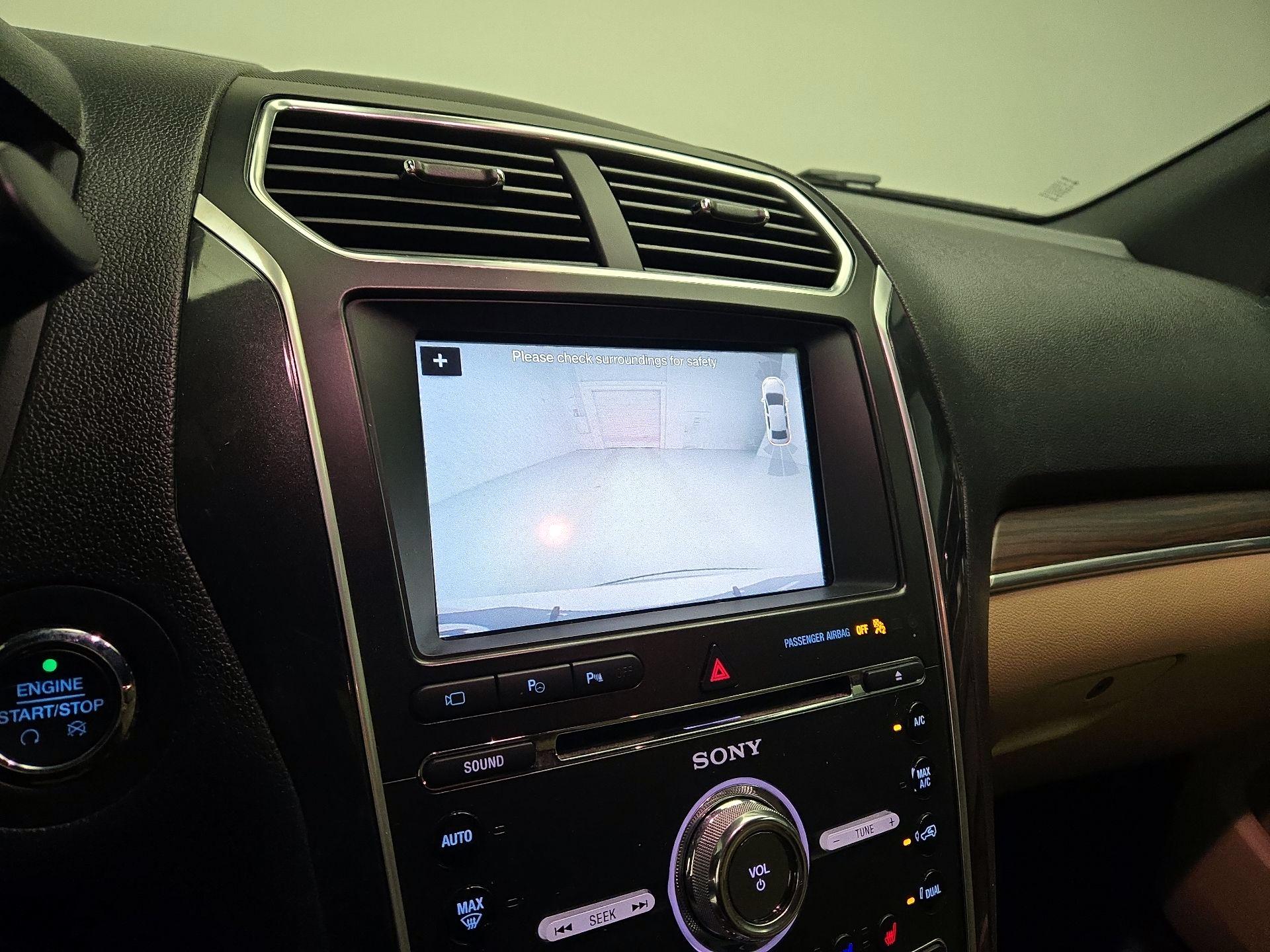 Thumbnail: 2017 Ford Explorer - 15