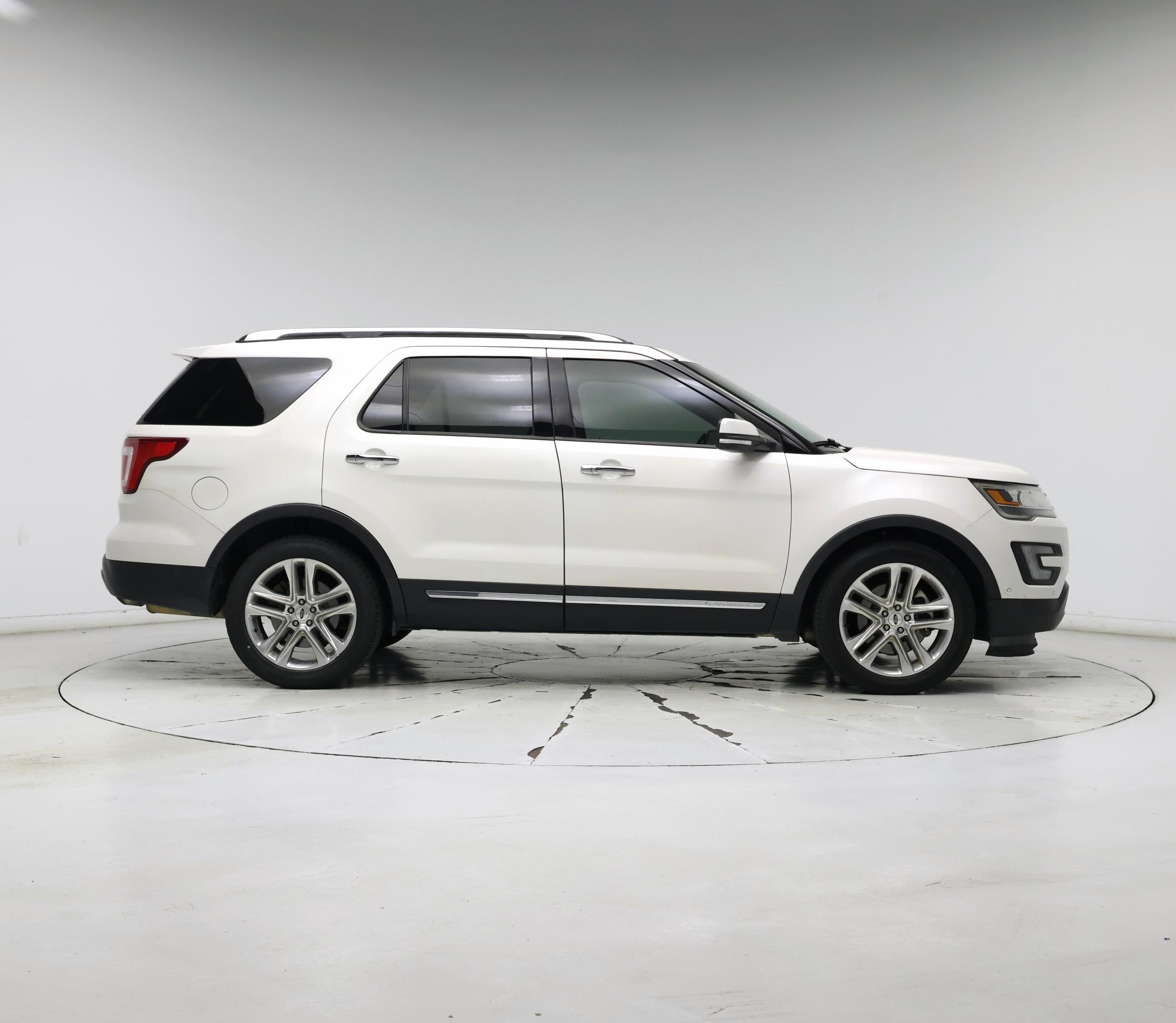 Thumbnail: 2017 Ford Explorer - 7