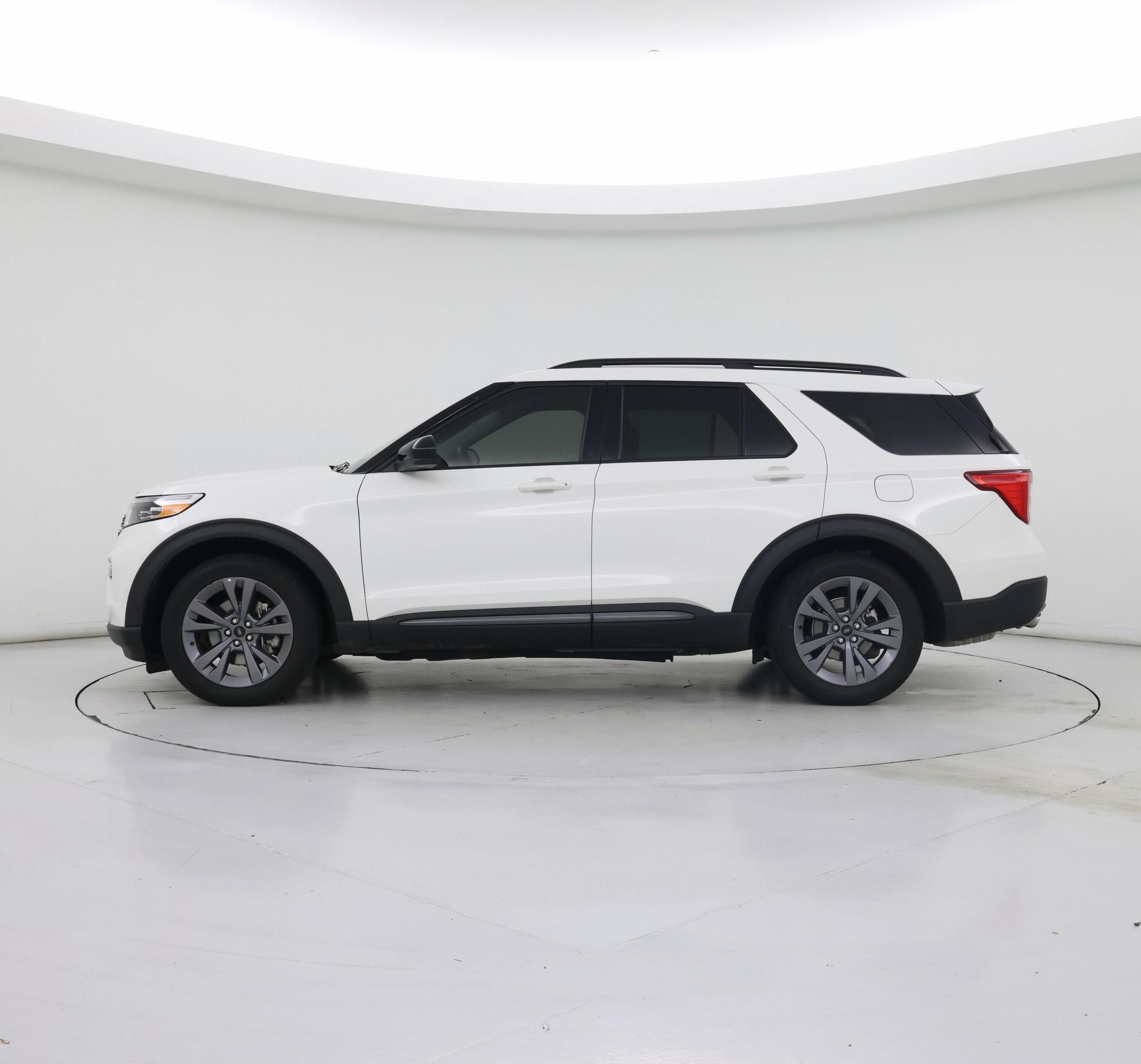 Thumbnail: 2022 Ford Explorer - 3