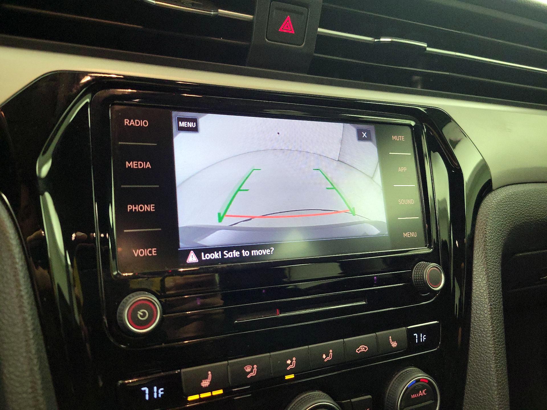 Thumbnail: 2020 Volkswagen Passat - 14