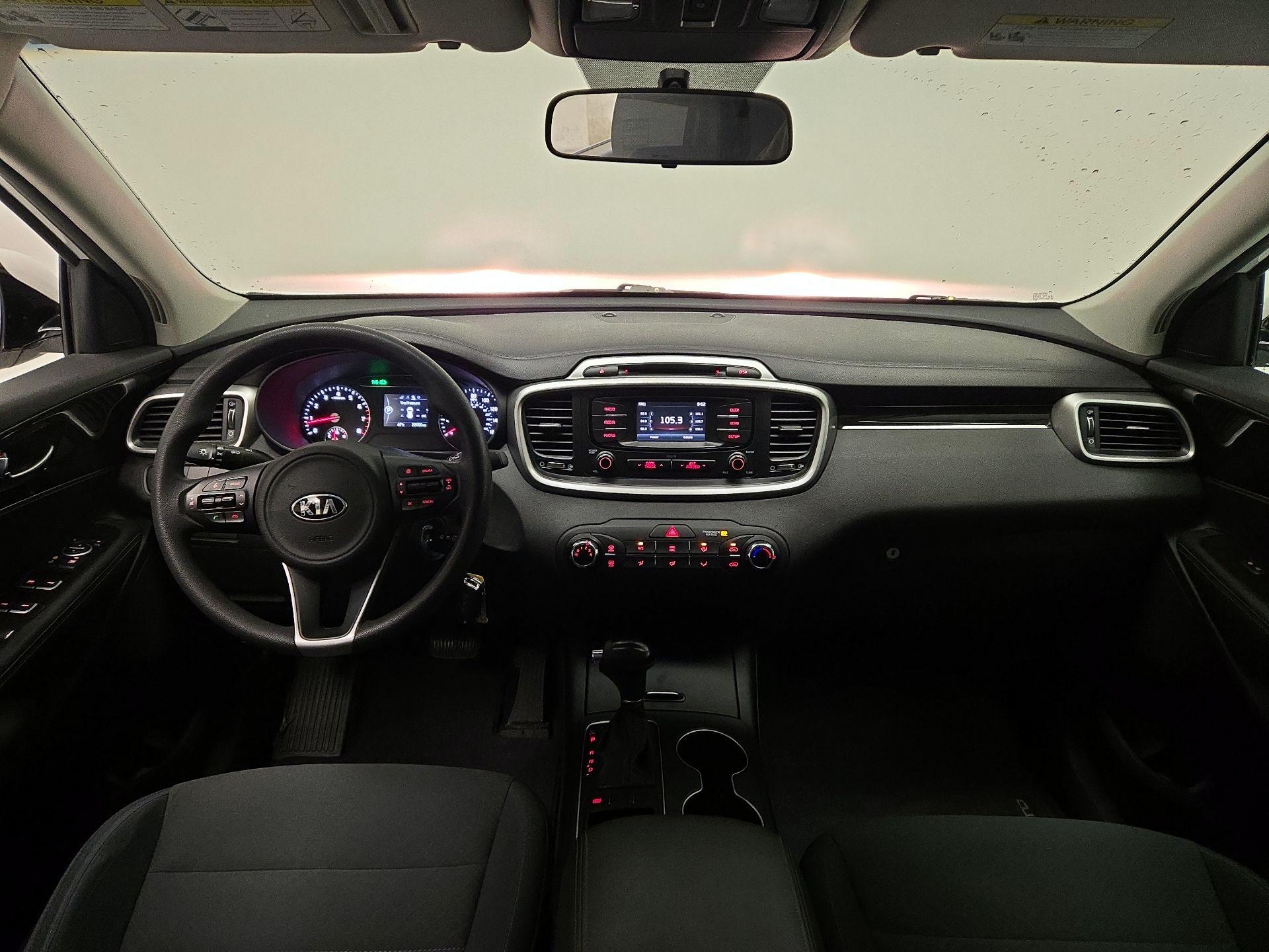 Thumbnail: 2017 Kia Sorento - 9