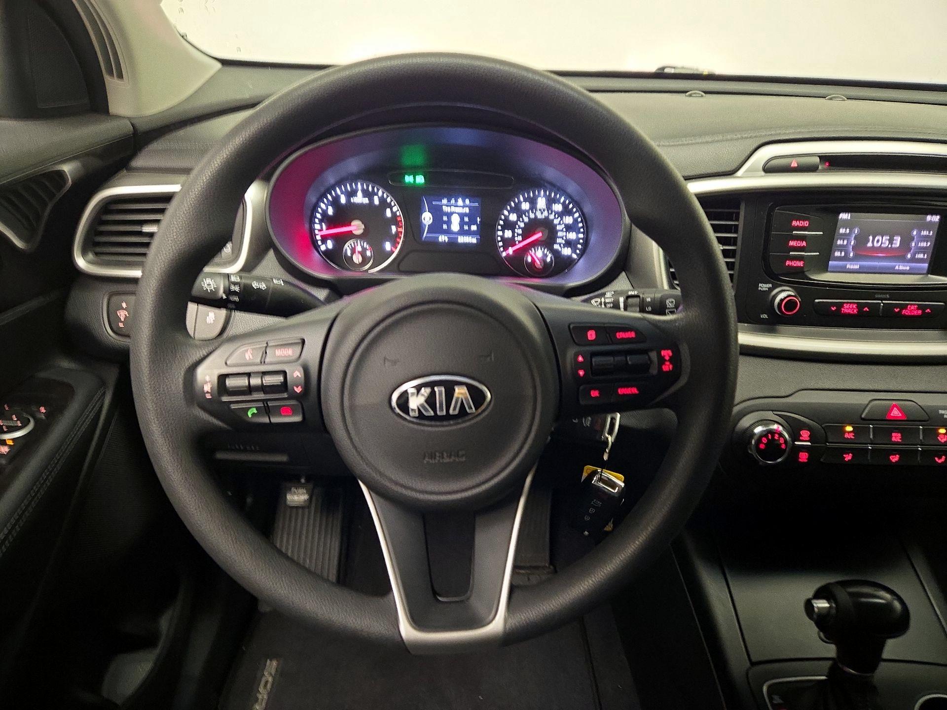 Thumbnail: 2017 Kia Sorento - 10