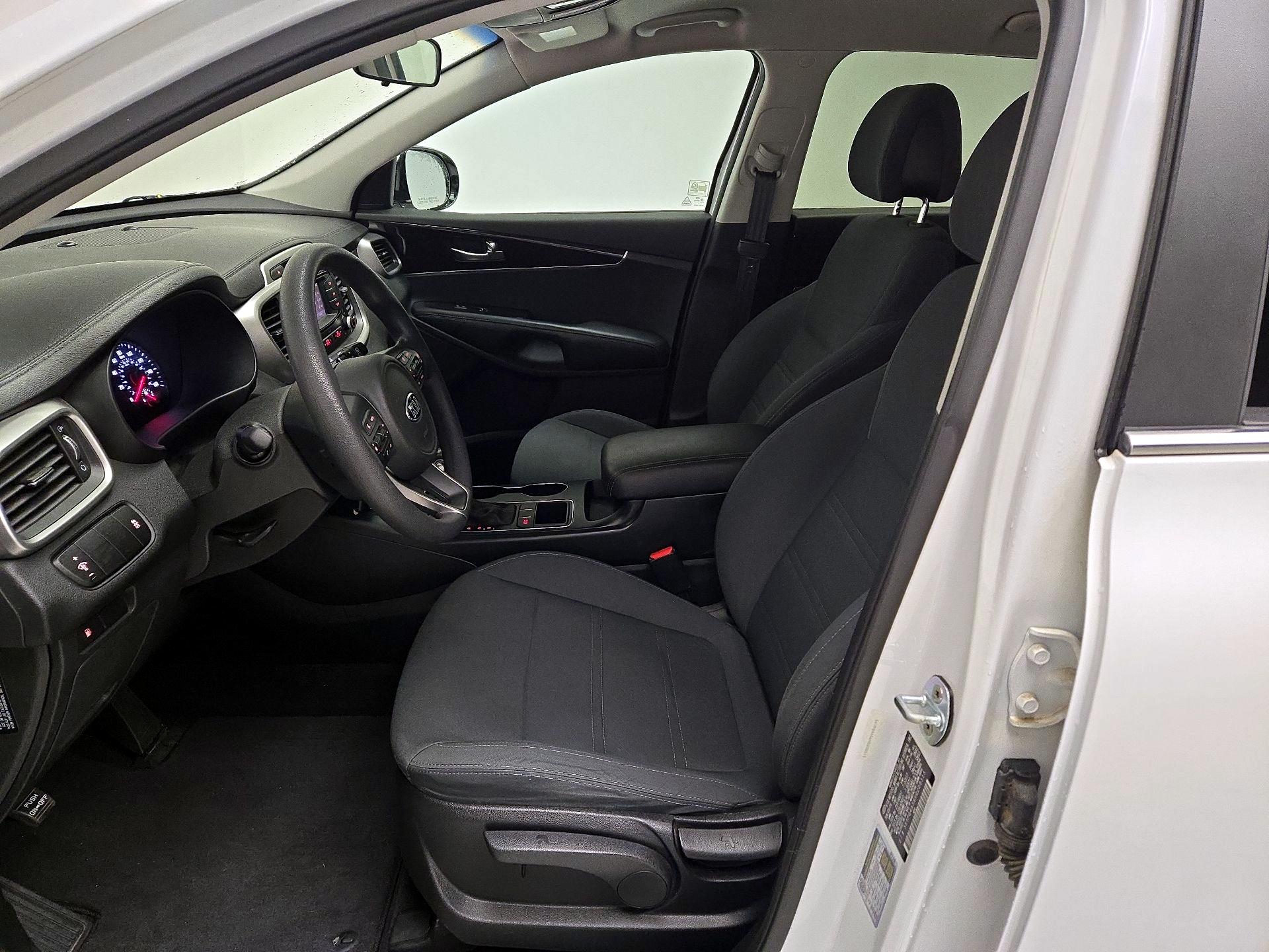 Thumbnail: 2017 Kia Sorento - 11