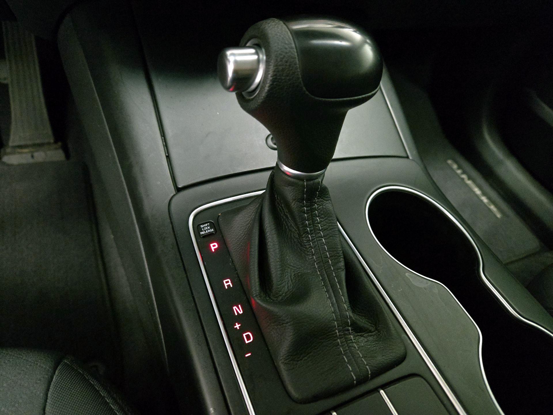 Thumbnail: 2017 Kia Sorento - 17