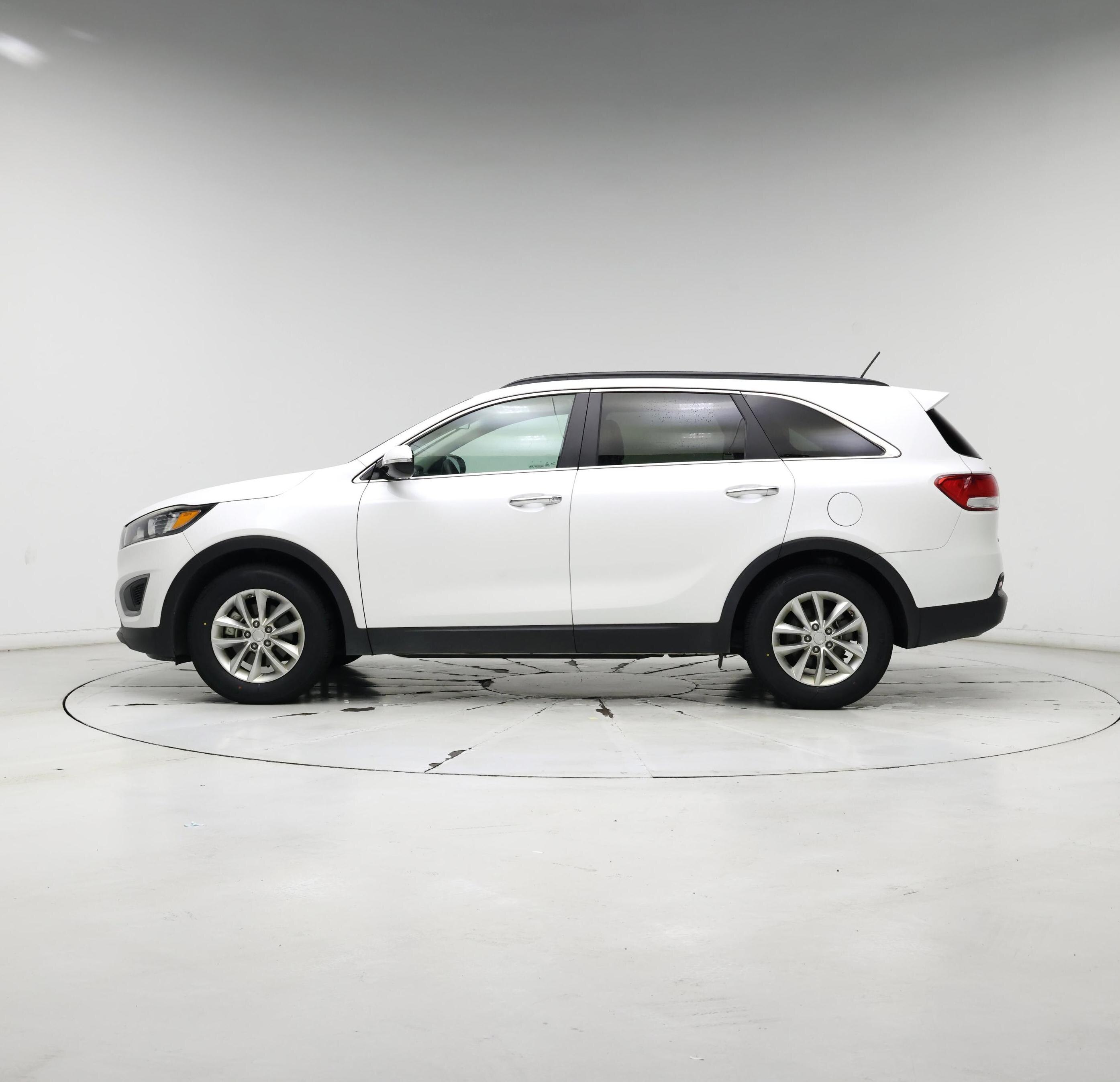 Thumbnail: 2017 Kia Sorento - 3