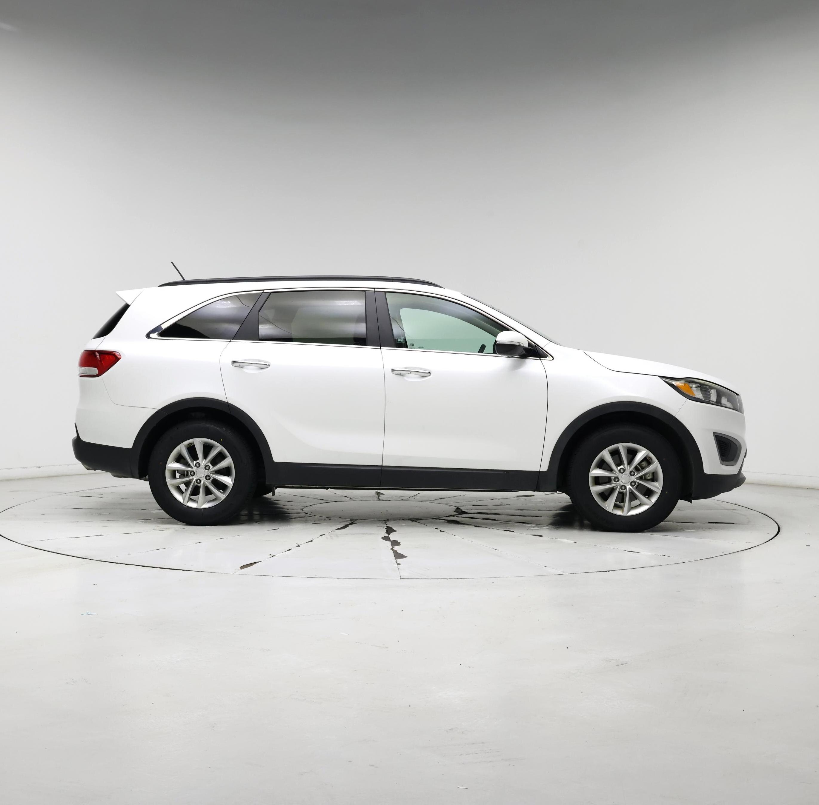 Thumbnail: 2017 Kia Sorento - 7