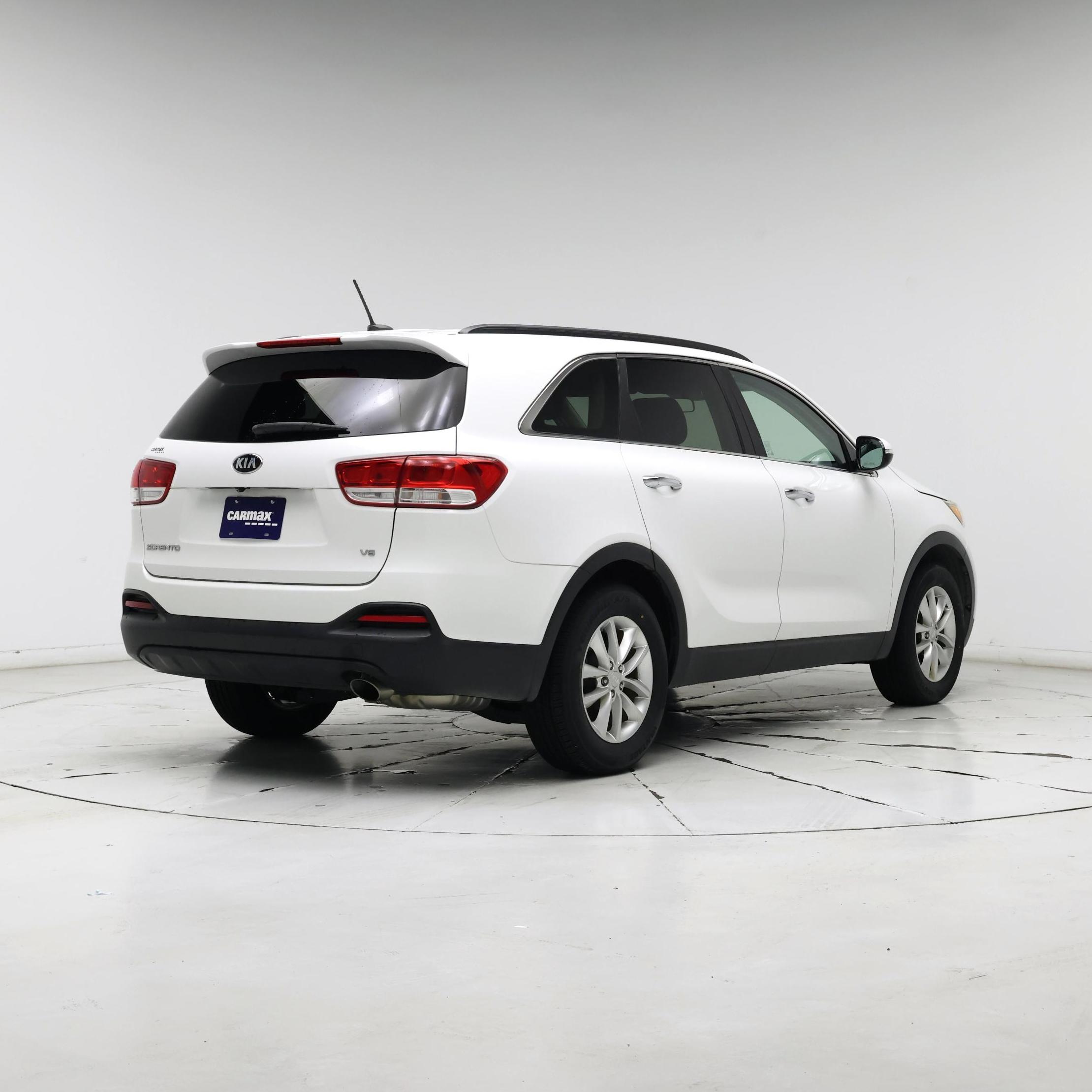 Thumbnail: 2017 Kia Sorento - 8