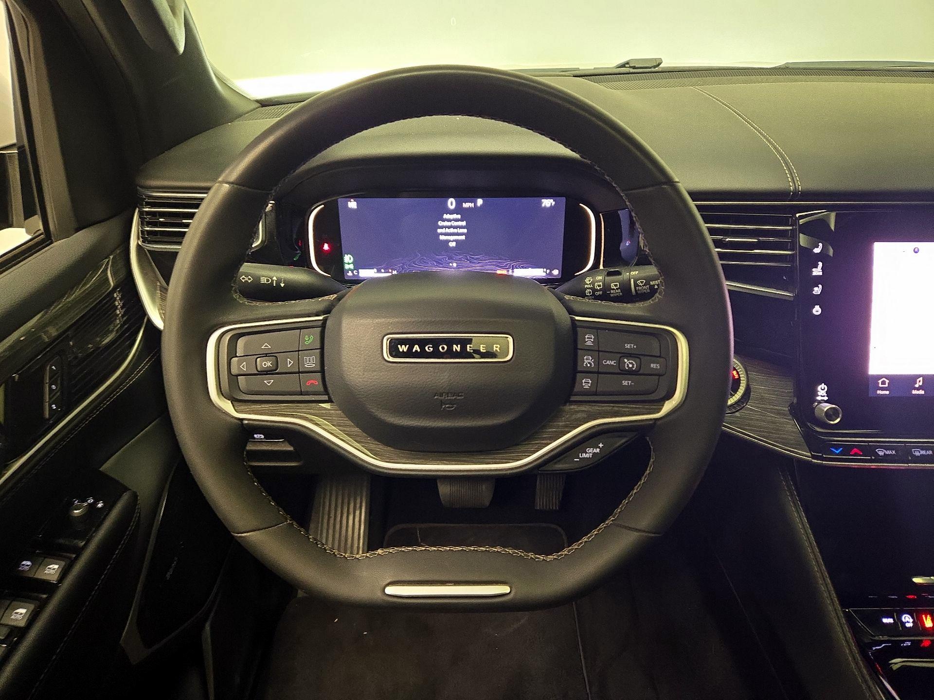 Thumbnail: 2022 Jeep Wagoneer - 10