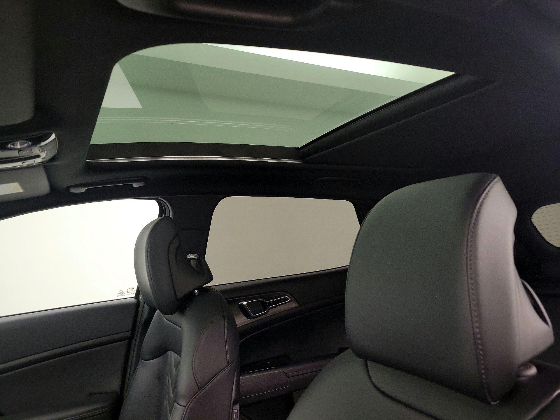 Thumbnail: 2023 Kia Sportage - 18