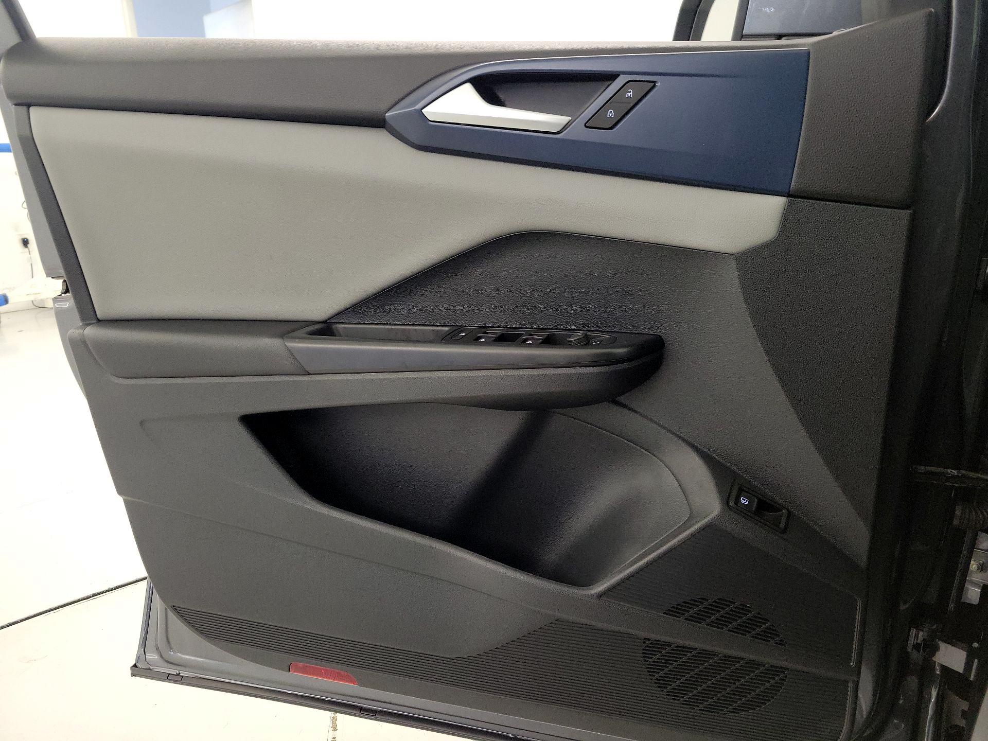 Thumbnail: 2023 Volkswagen Taos - 12