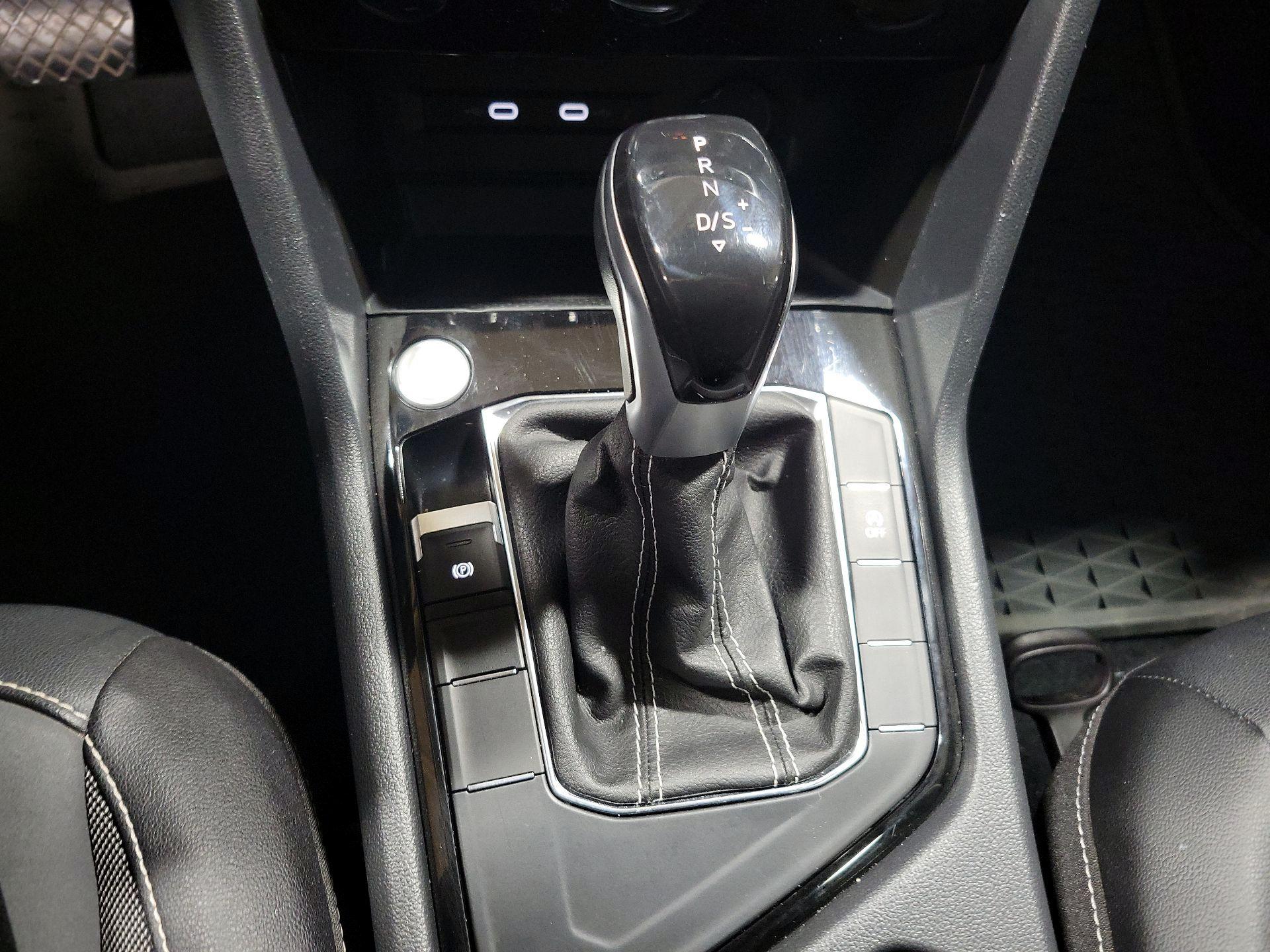 Thumbnail: 2023 Volkswagen Taos - 17