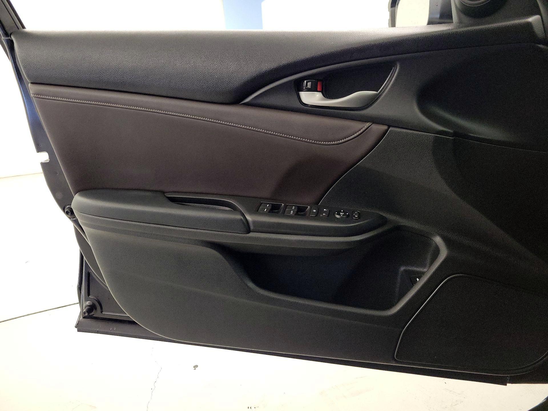 Thumbnail: 2020 Honda Insight - 12