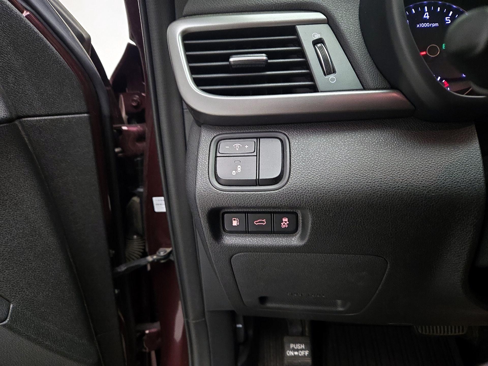 Thumbnail: 2018 Kia Optima - 13