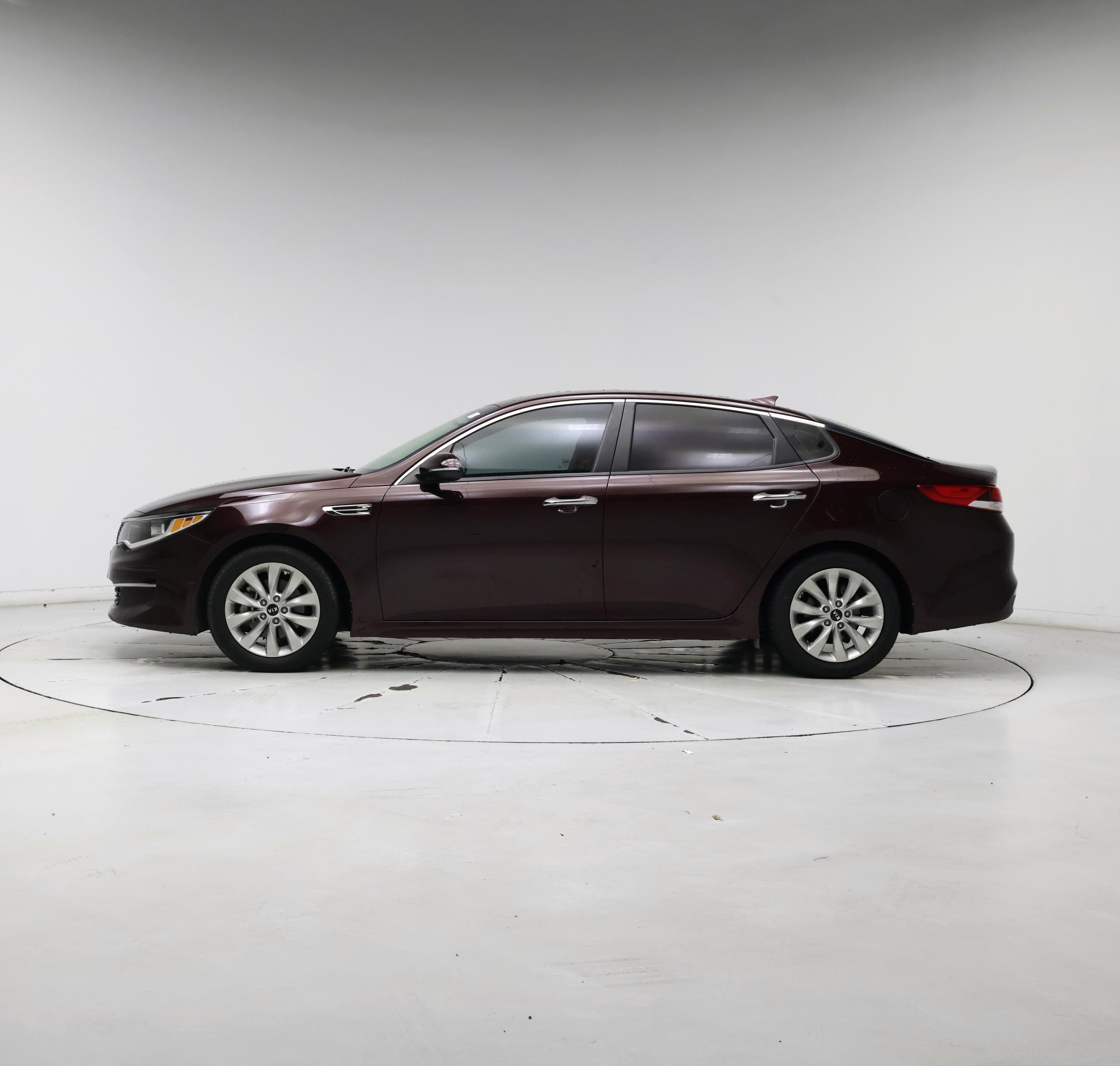 Thumbnail: 2018 Kia Optima - 3