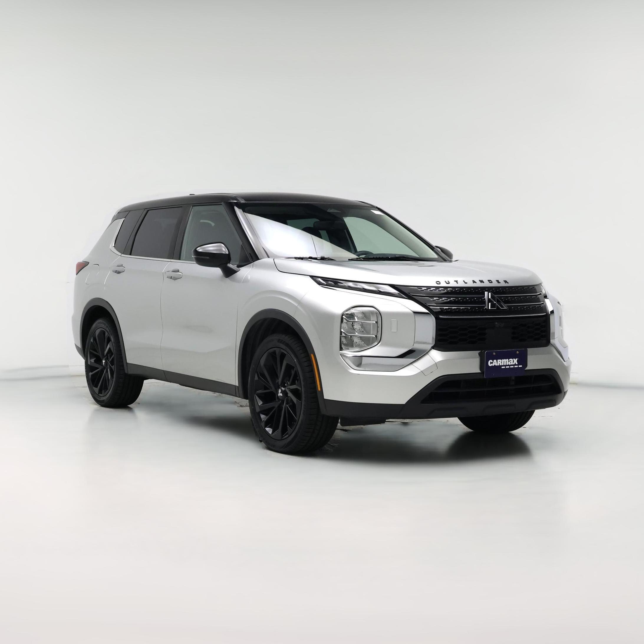 Thumbnail: 2022 Mitsubishi Outlander - 1