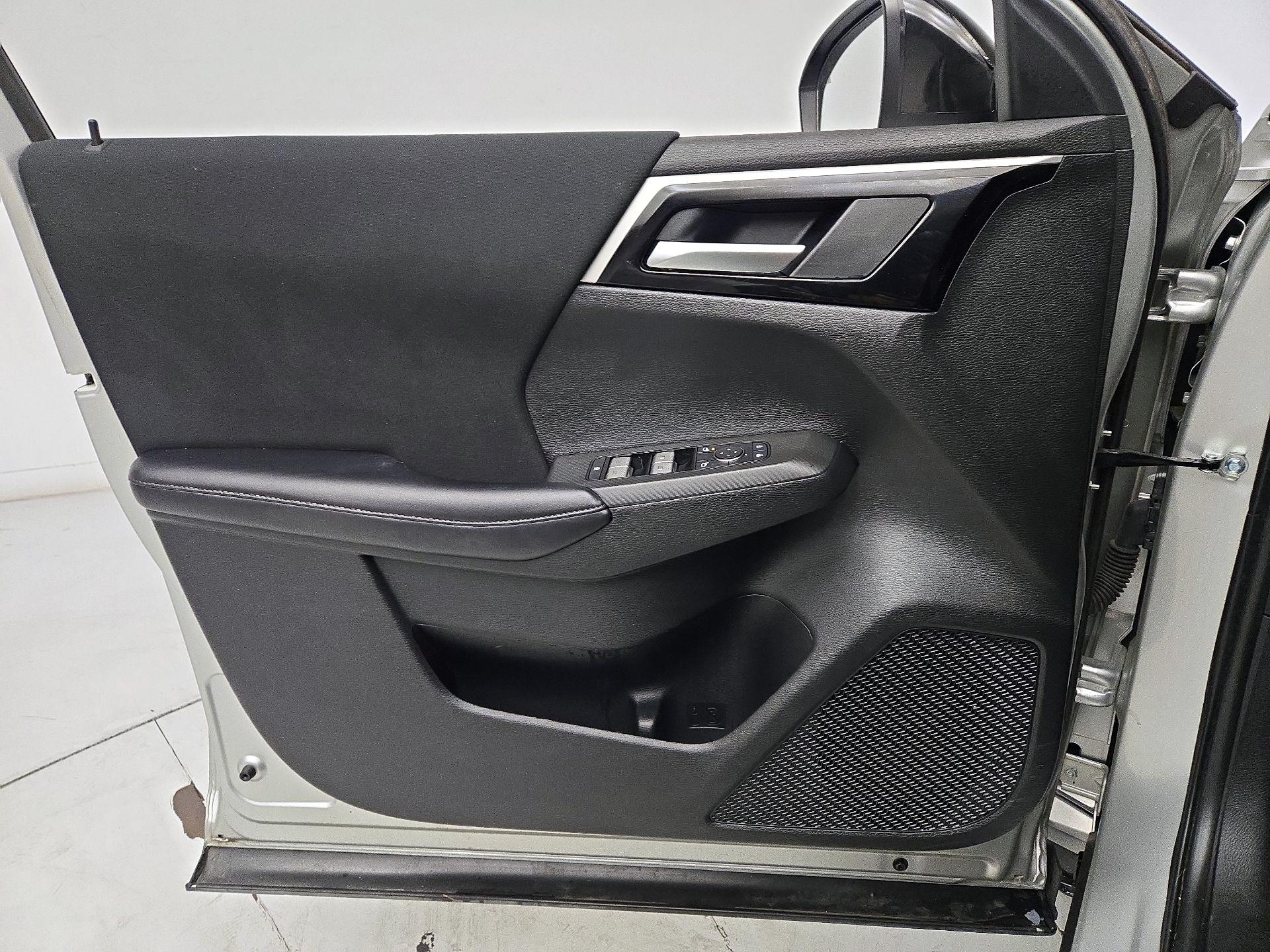 Thumbnail: 2022 Mitsubishi Outlander - 12