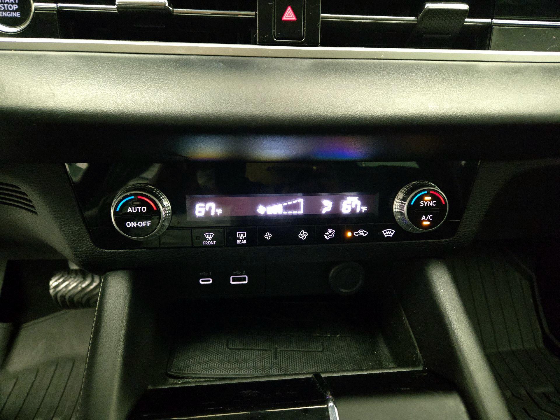 Thumbnail: 2022 Mitsubishi Outlander - 16