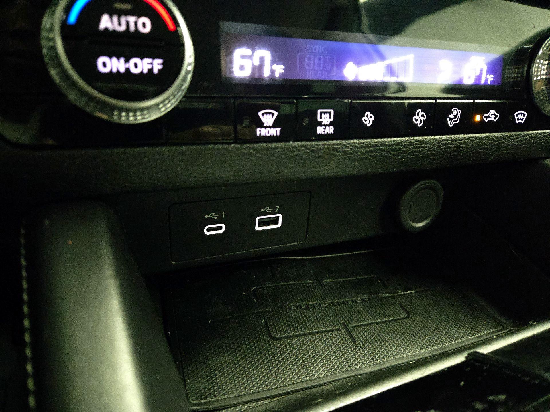 Thumbnail: 2022 Mitsubishi Outlander - 18