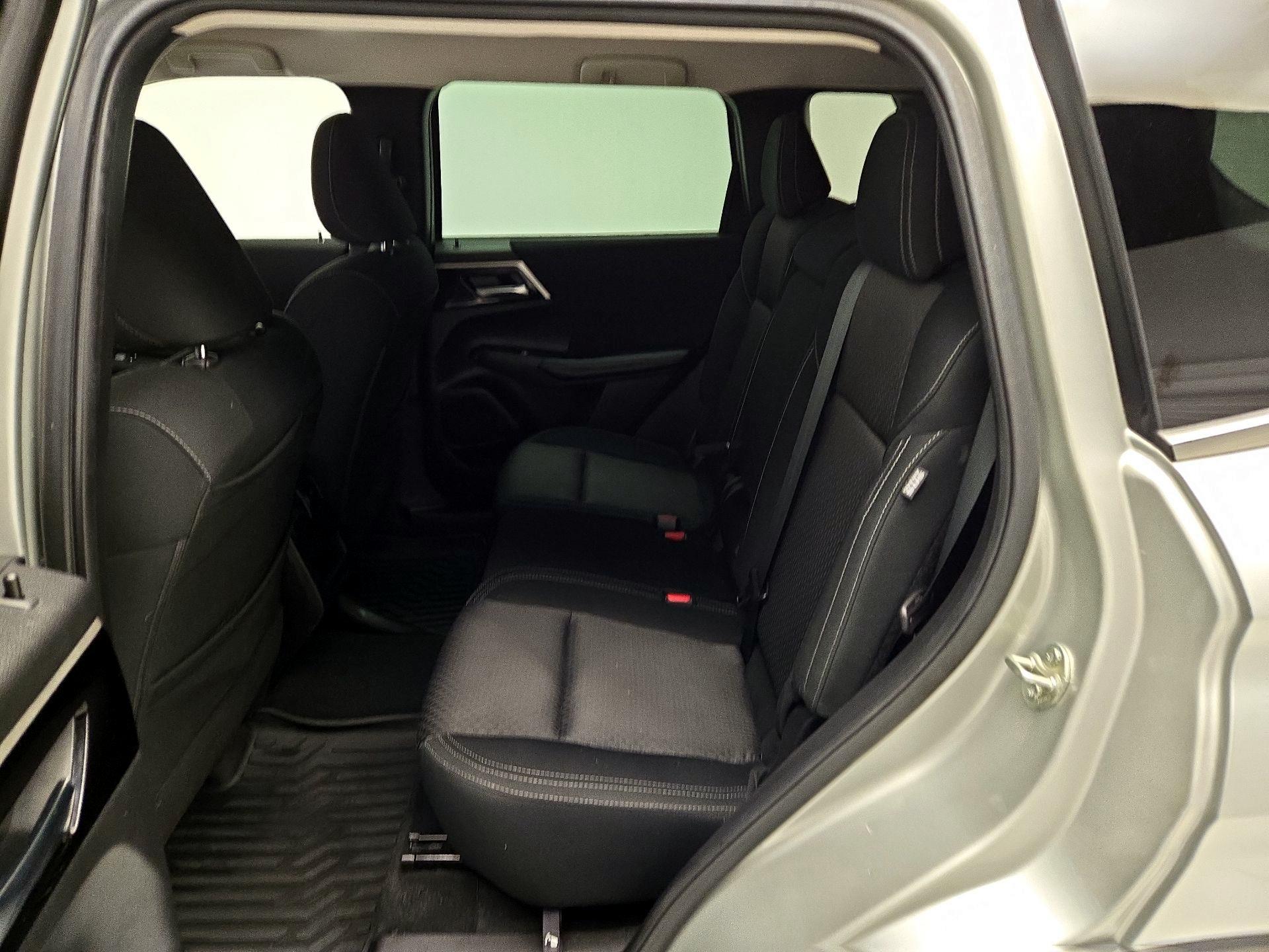 Thumbnail: 2022 Mitsubishi Outlander - 19