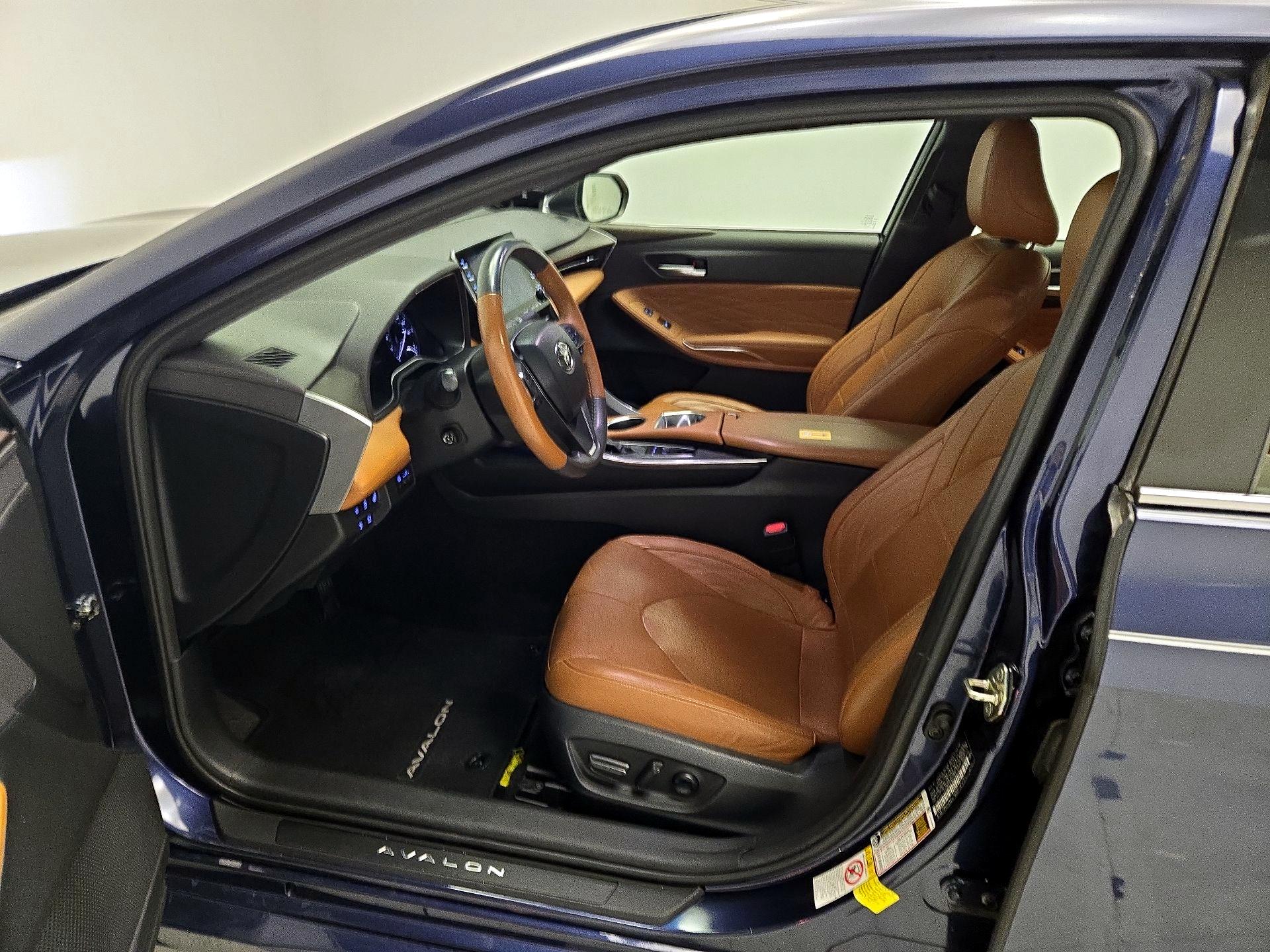 Thumbnail: 2019 Toyota Avalon - 11