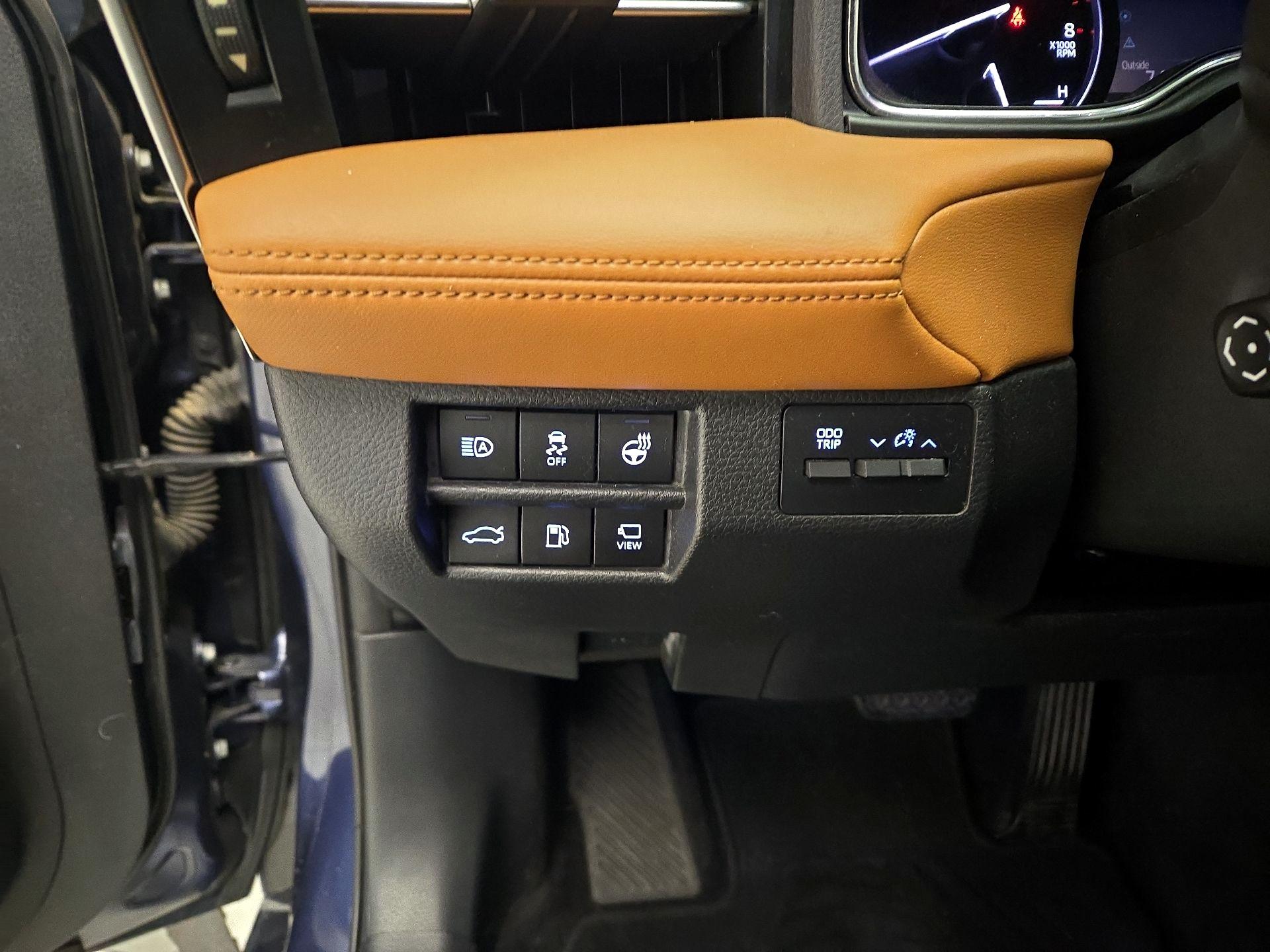 Thumbnail: 2019 Toyota Avalon - 13