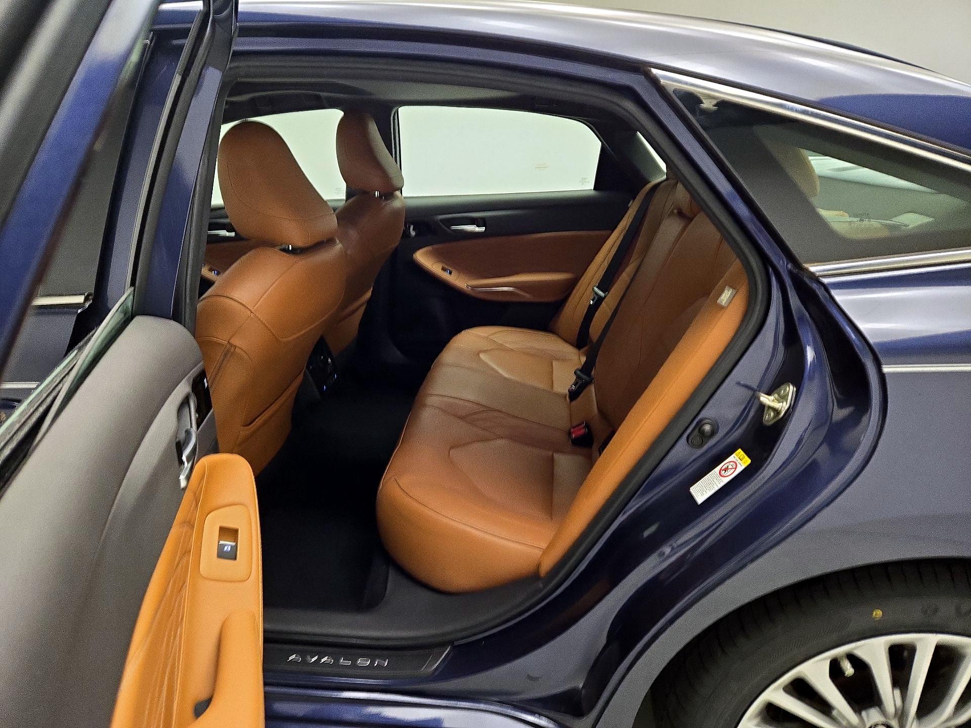 Thumbnail: 2019 Toyota Avalon - 20