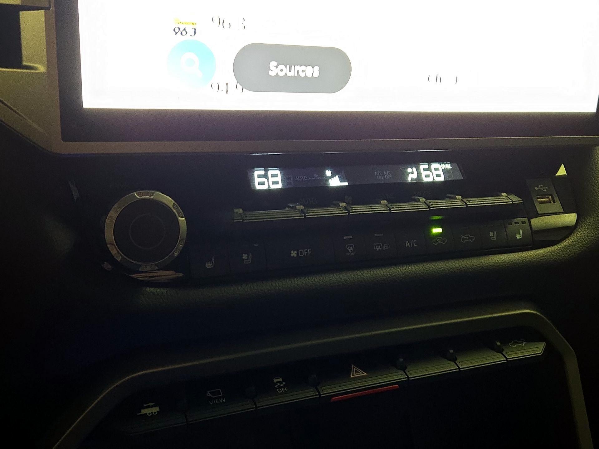 Thumbnail: 2025 Toyota Tundra - 16