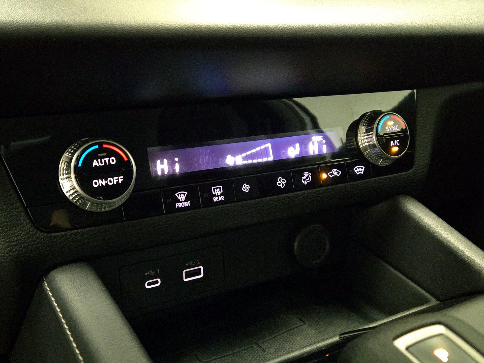 Thumbnail: 2022 Mitsubishi Outlander - 16