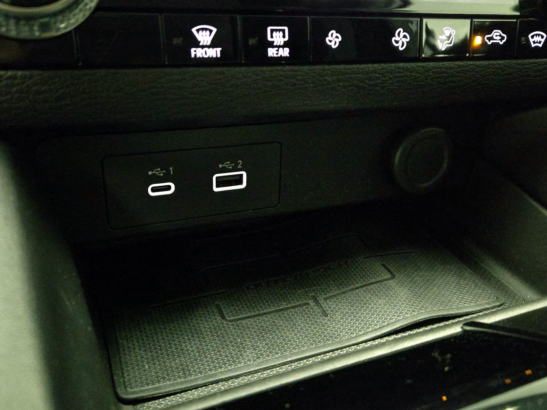 Thumbnail: 2022 Mitsubishi Outlander - 18