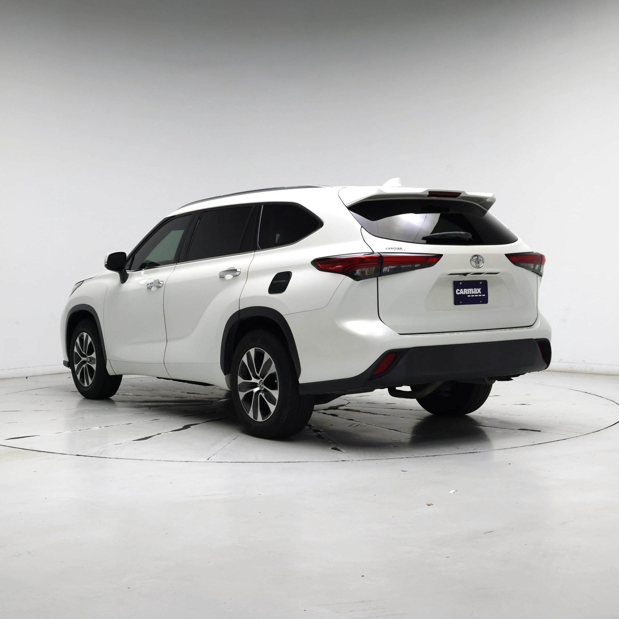 Thumbnail: 2021 Toyota Highlander - 2