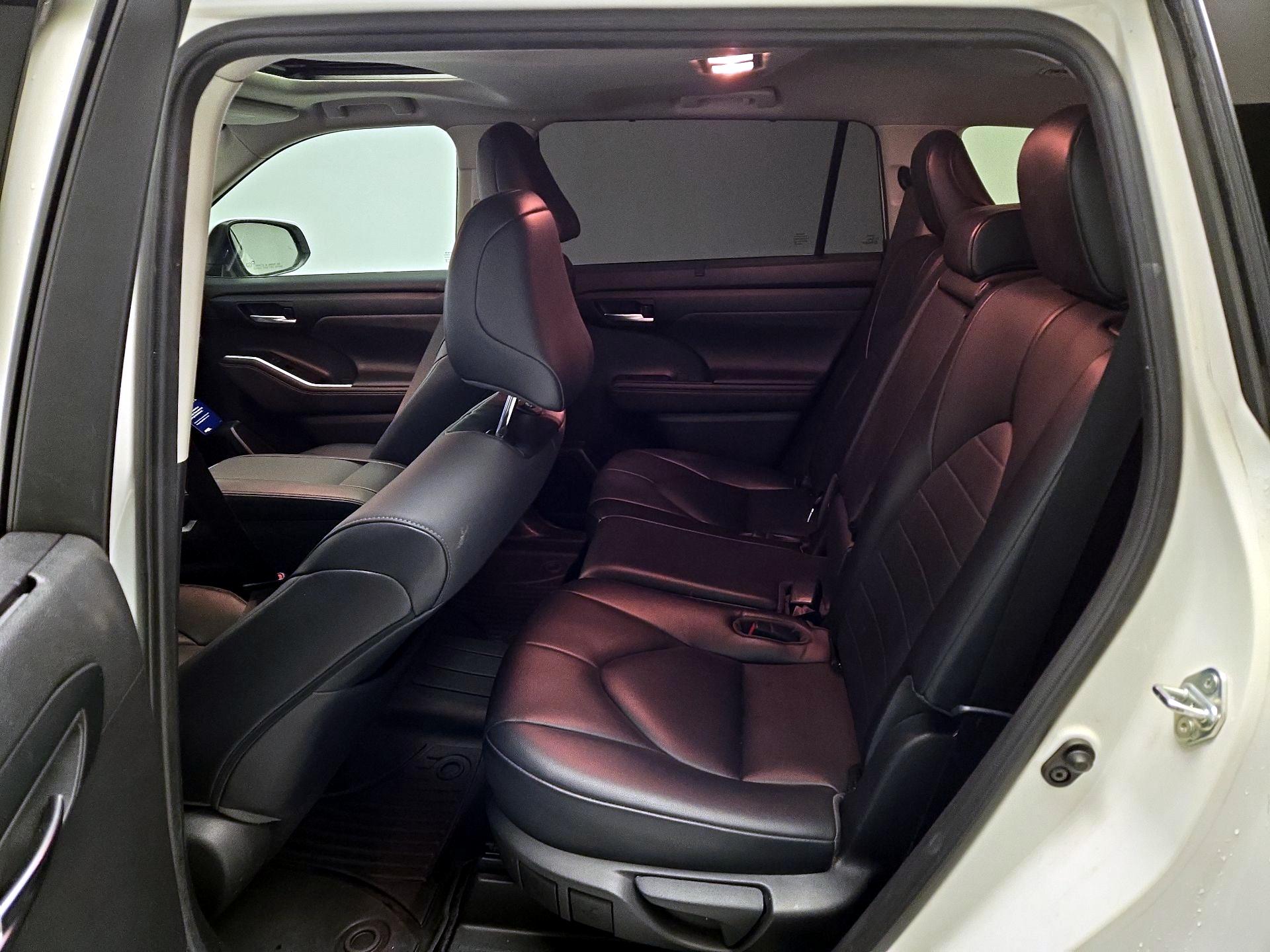 Thumbnail: 2021 Toyota Highlander - 20