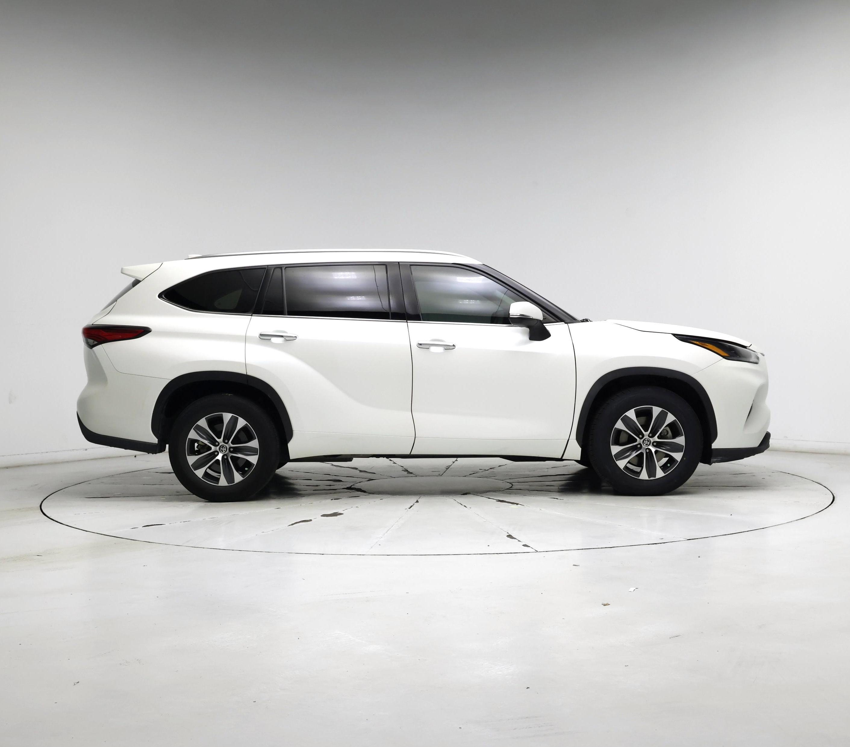 Thumbnail: 2021 Toyota Highlander - 7