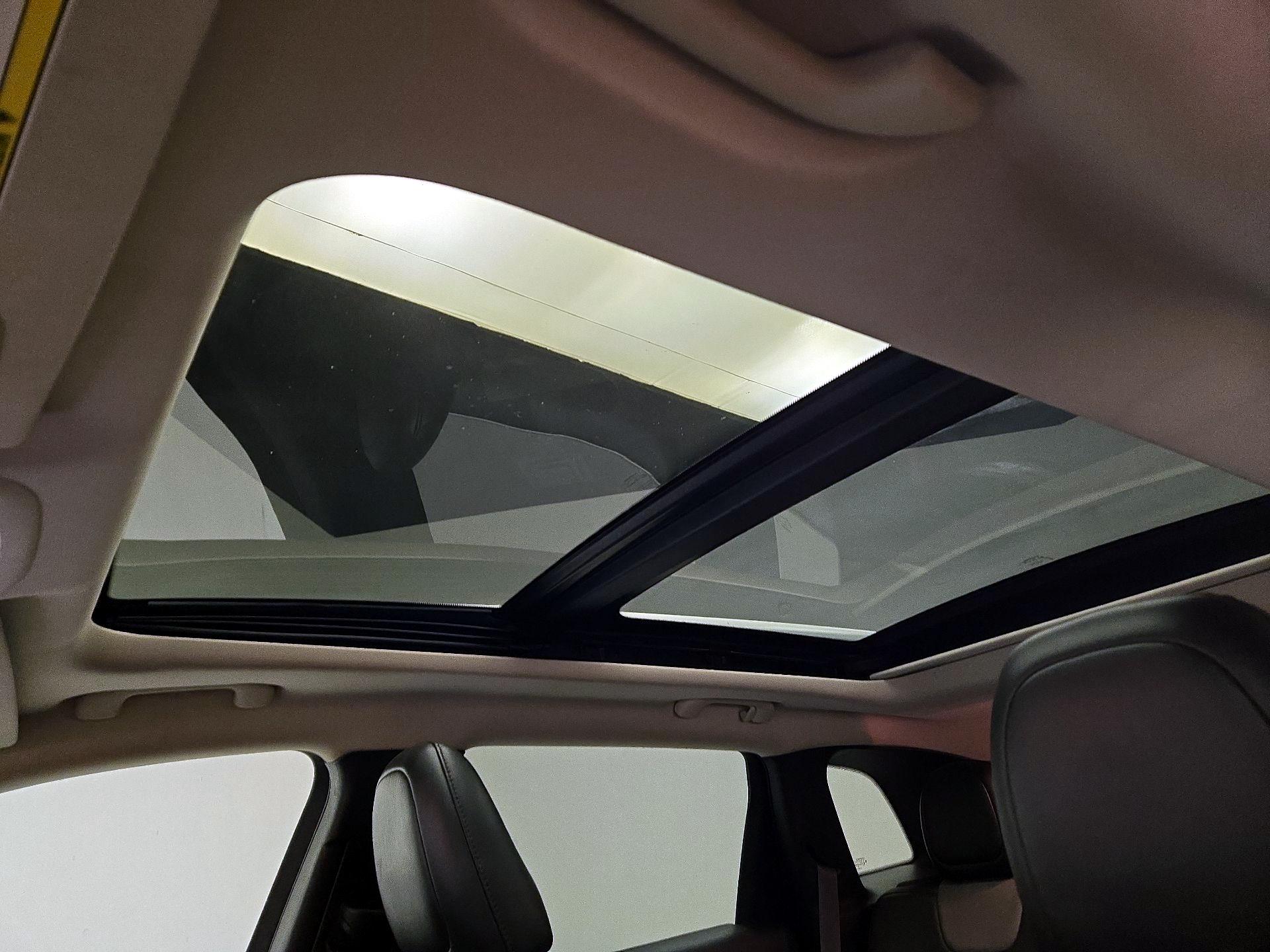 Thumbnail: 2014 Jeep Cherokee - 20