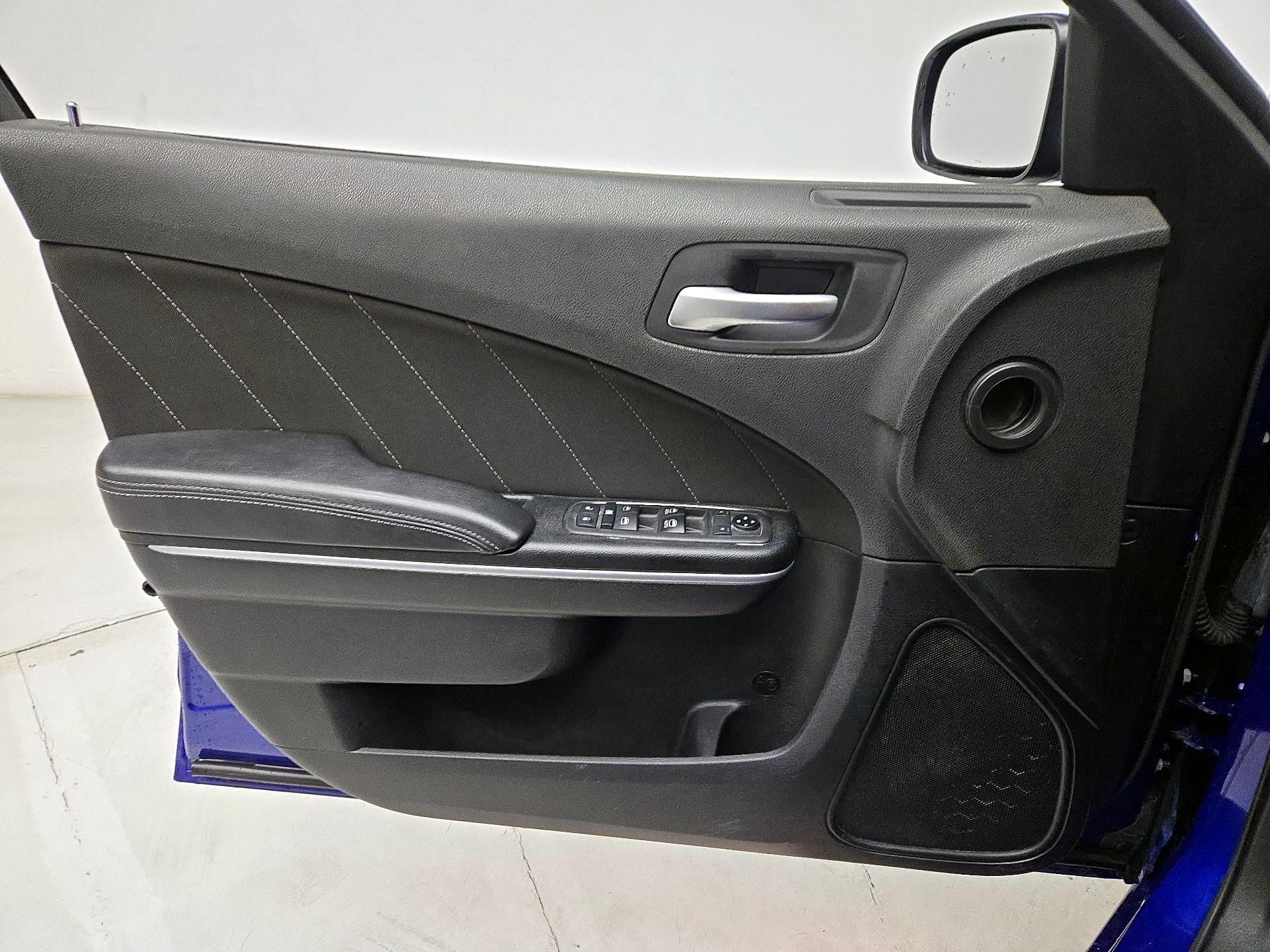 Thumbnail: 2020 Dodge Charger - 12