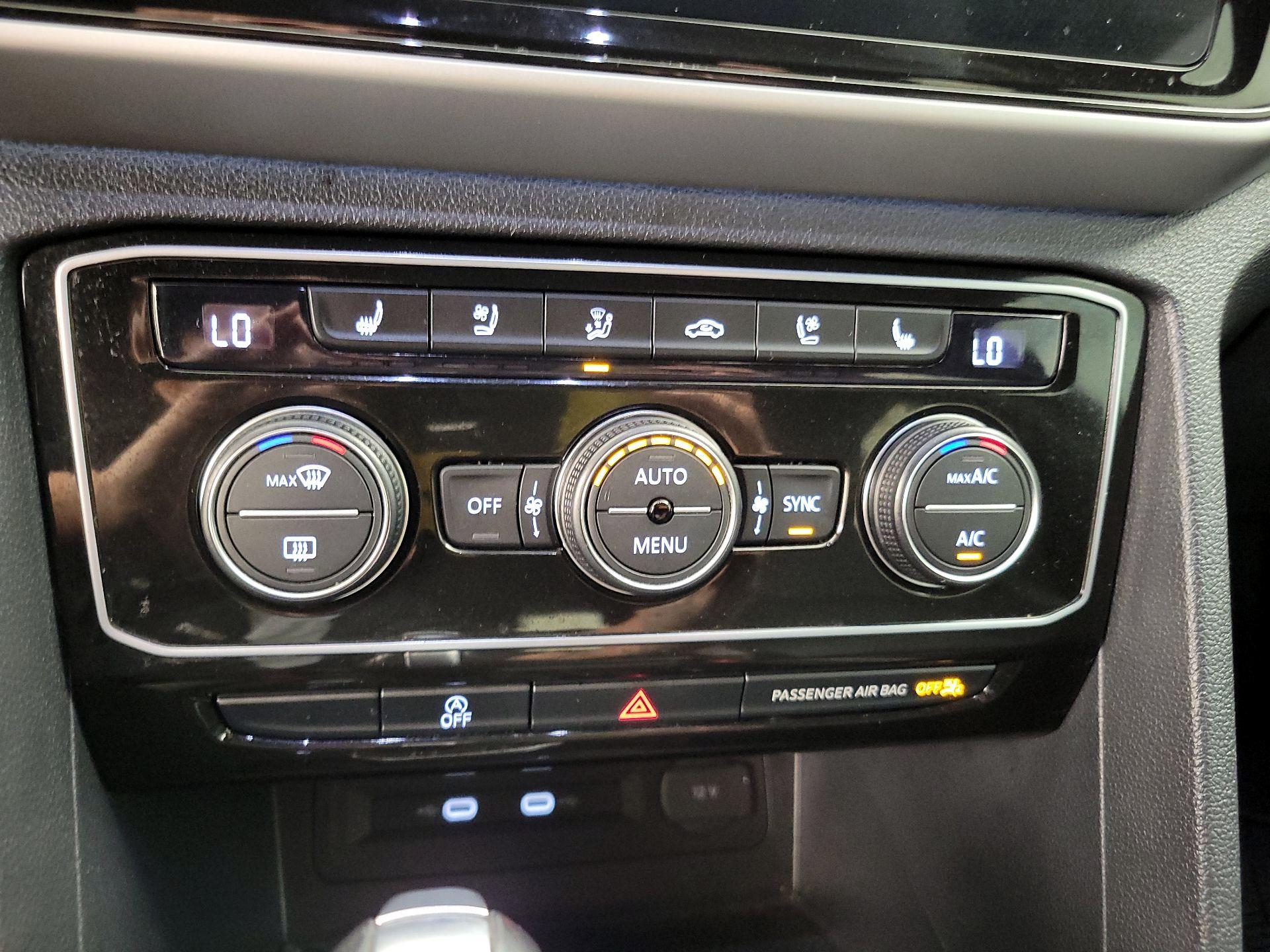 Thumbnail: 2022 Volkswagen Atlas - 16