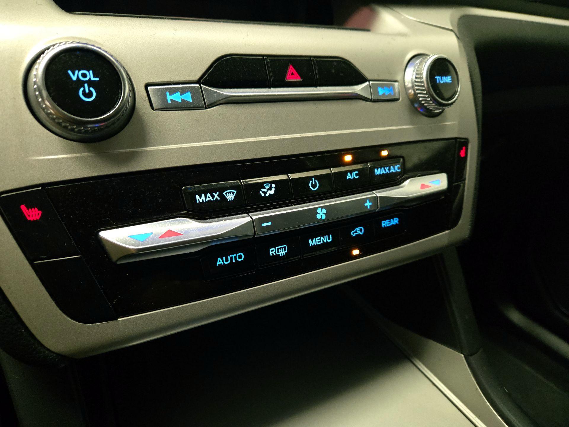 Thumbnail: 2023 Ford Explorer - 16