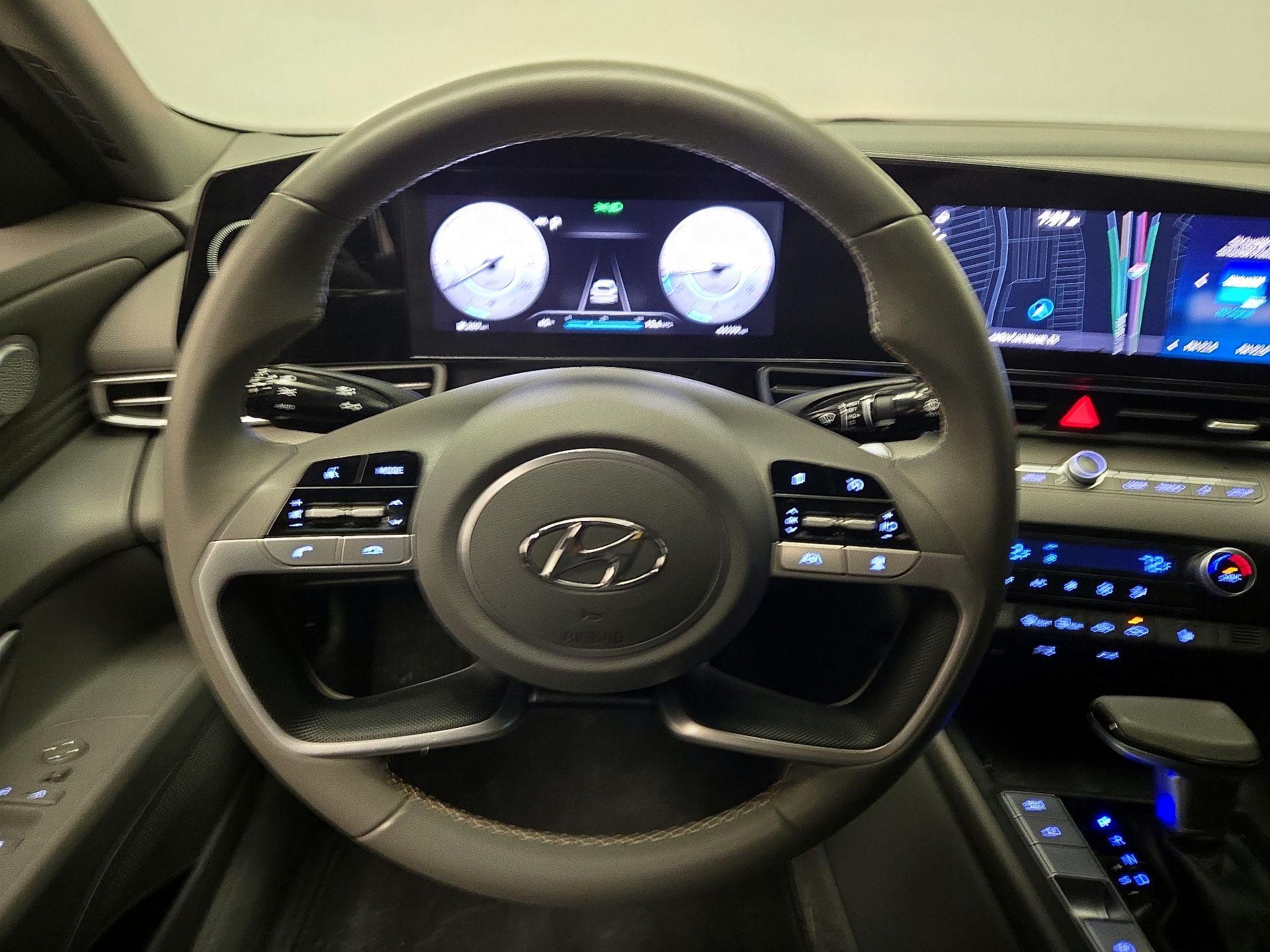 Thumbnail: 2023 Hyundai Elantra - 10