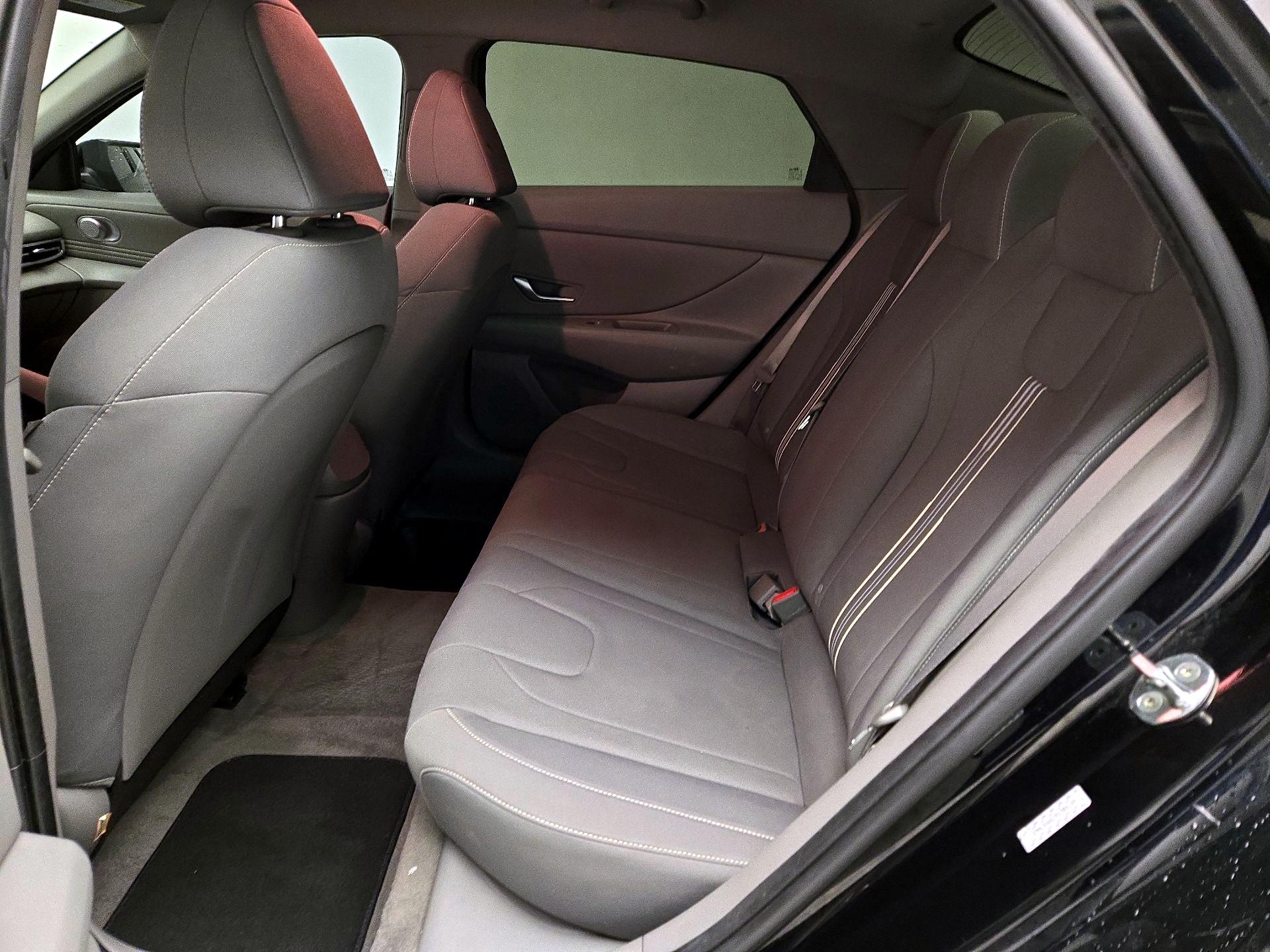 Thumbnail: 2023 Hyundai Elantra - 20