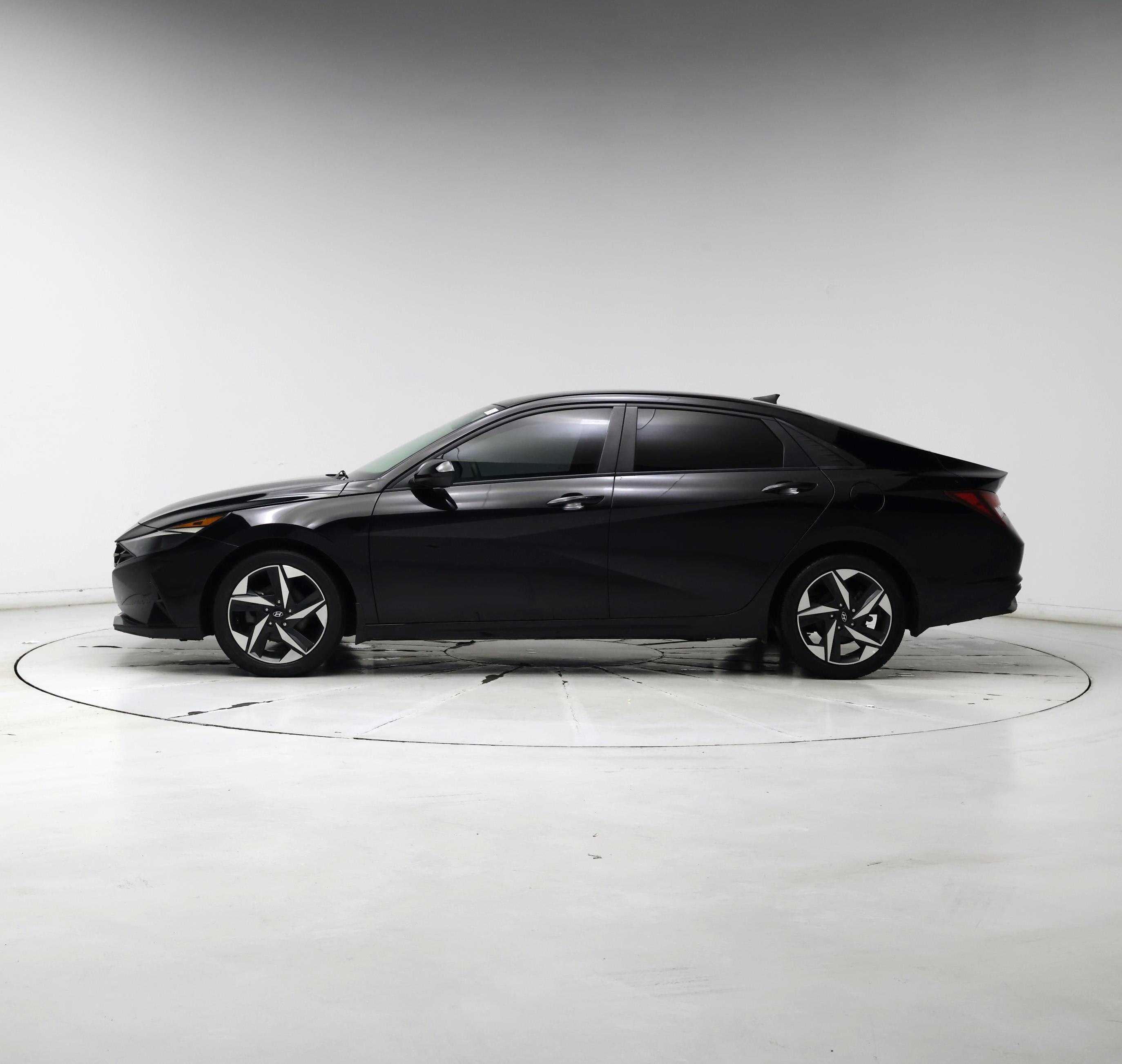 Thumbnail: 2023 Hyundai Elantra - 3