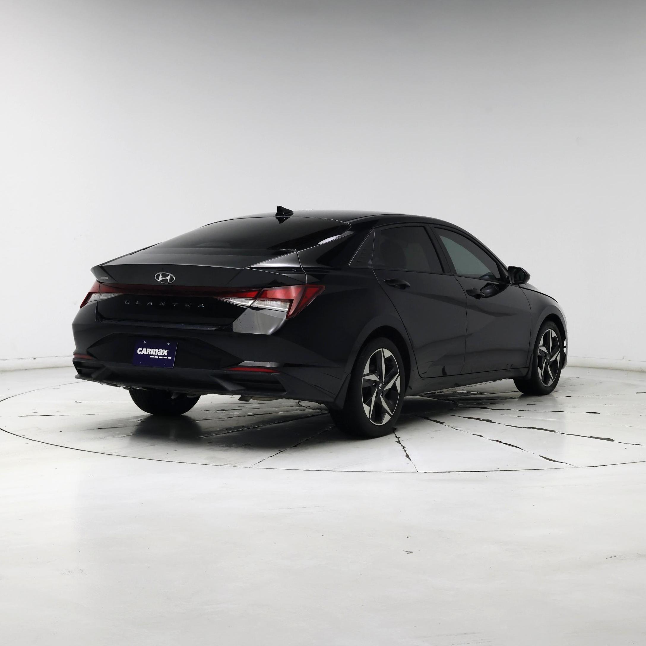 Thumbnail: 2023 Hyundai Elantra - 8