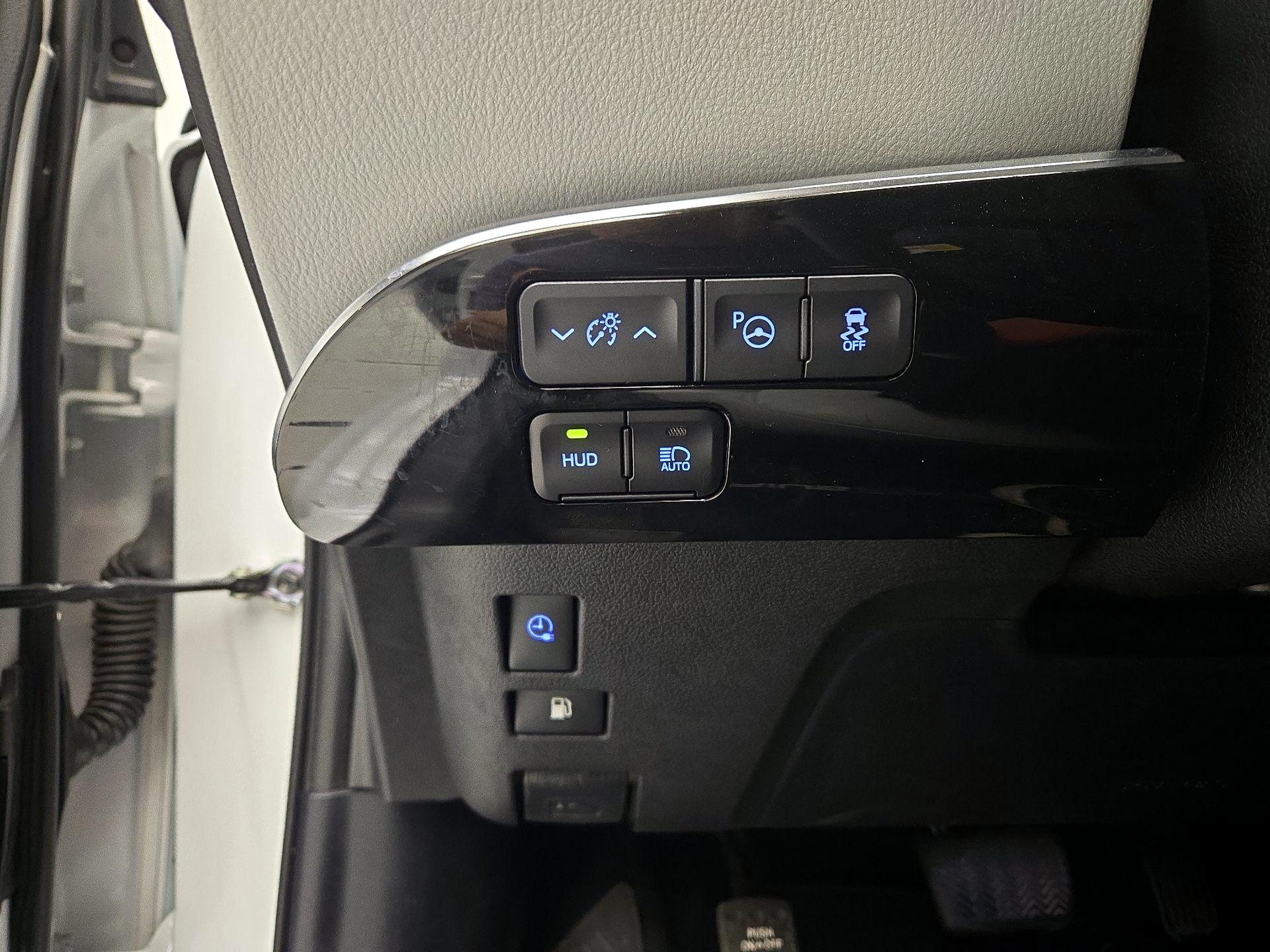 Thumbnail: 2021 Toyota Prius Prime - 13