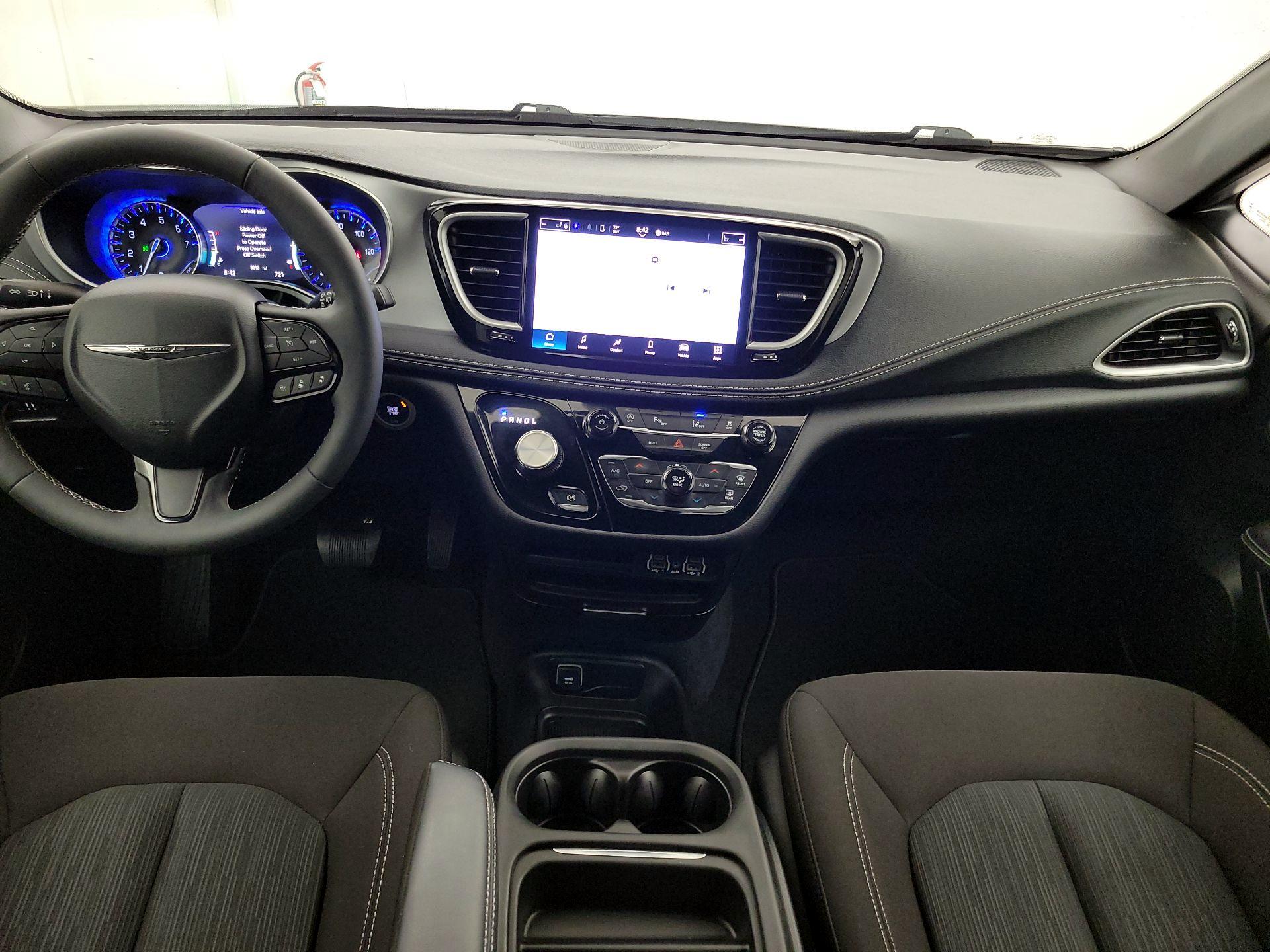 Thumbnail: 2024 Chrysler Pacifica - 9