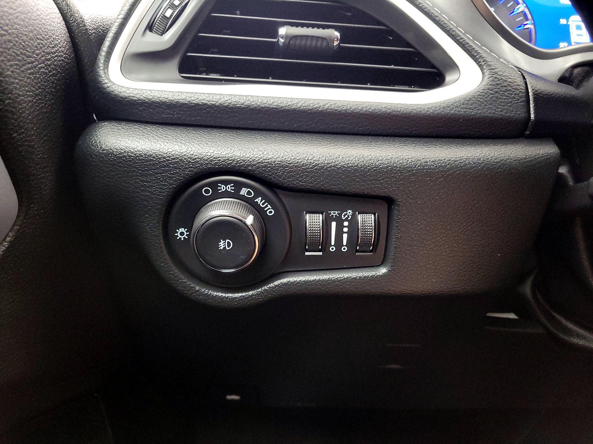 Thumbnail: 2024 Chrysler Pacifica - 13