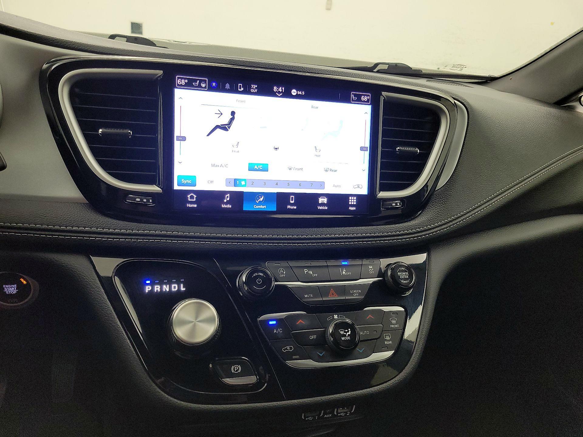 Thumbnail: 2024 Chrysler Pacifica - 16