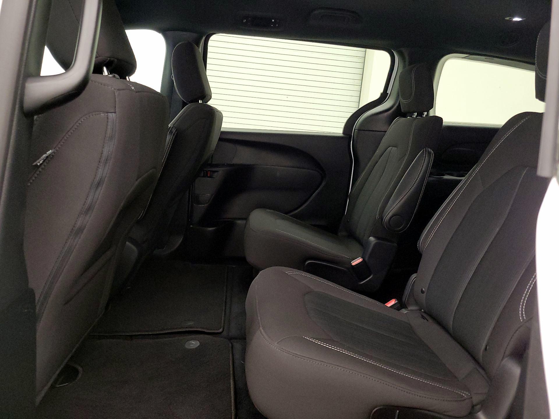 Thumbnail: 2024 Chrysler Pacifica - 19