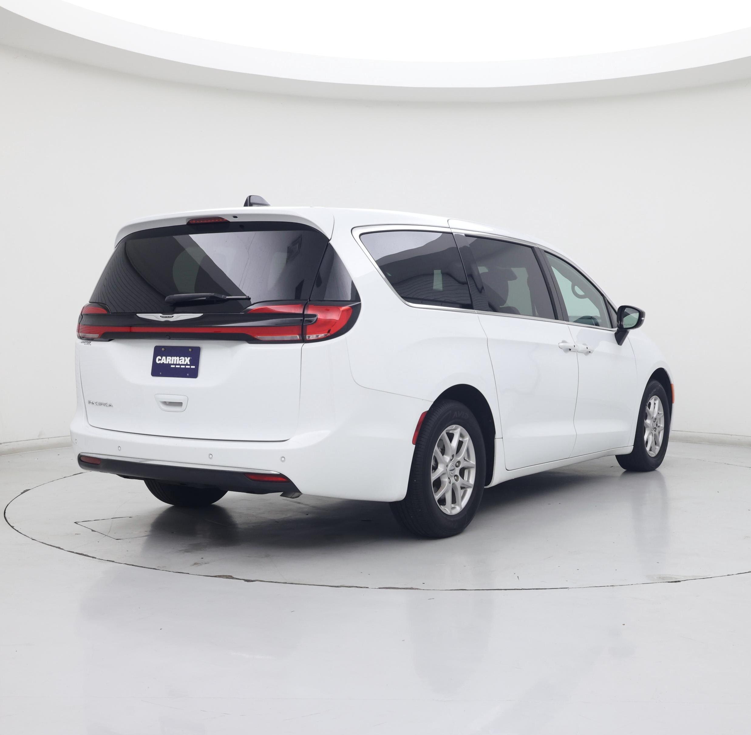 Thumbnail: 2024 Chrysler Pacifica - 8